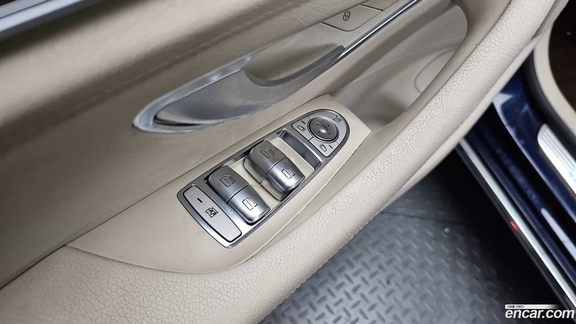 E-Class Mercedes-Benz 2016.7-OPTION-021