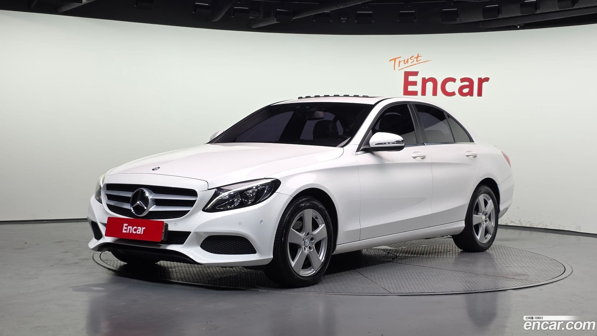 Main__Slider__Photo:C-Class Mercedes-Benz 2015.8-0