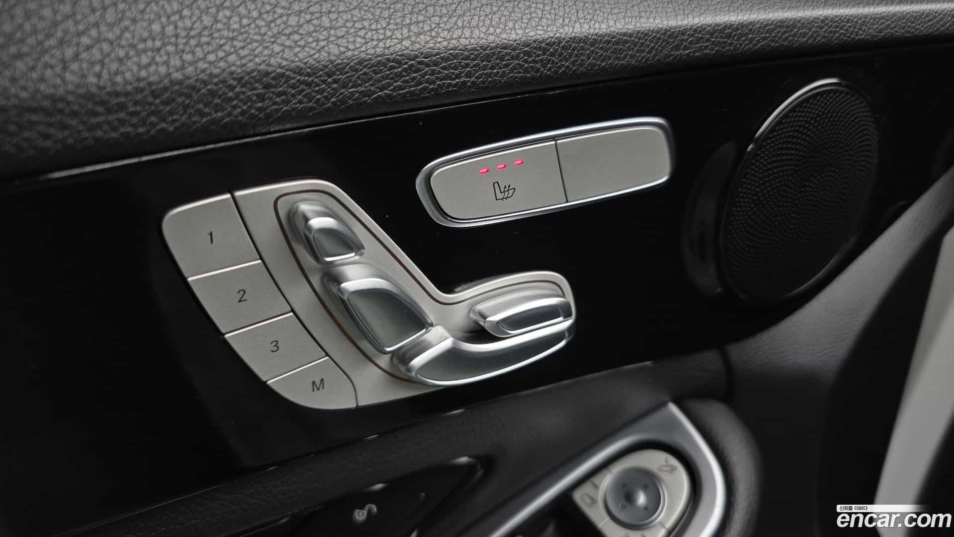 C-Class Mercedes-Benz 2015.8-OPTION-021