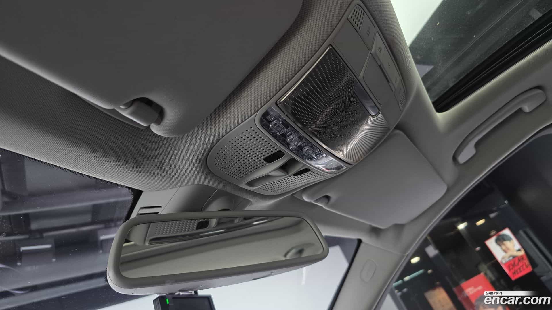 C-Class Mercedes-Benz 2015.8-OPTION-023