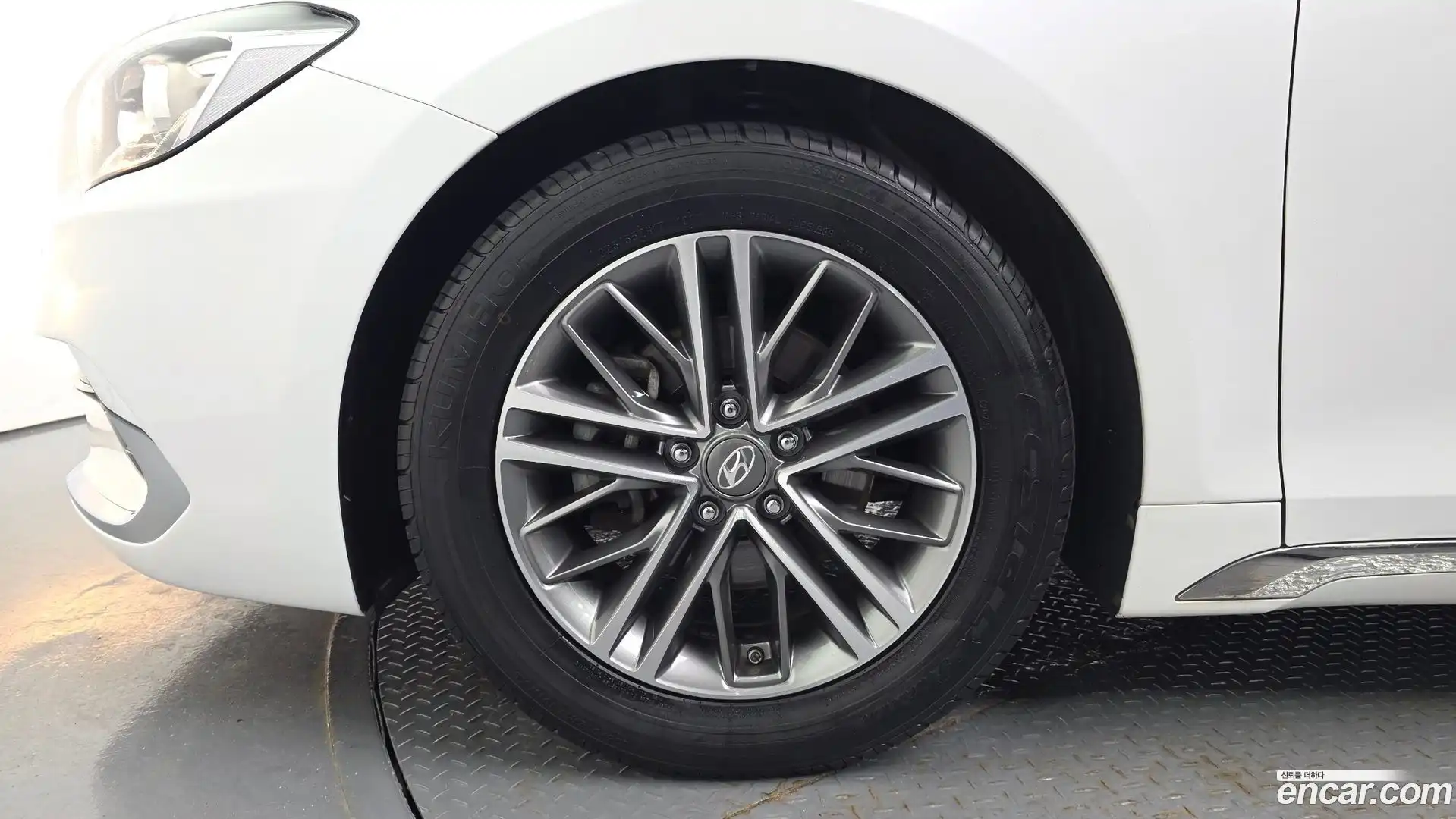 Grandeur Hyundai 2017.2-OUTER-005