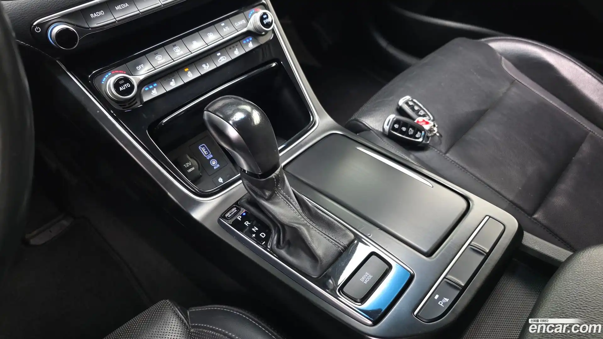 Grandeur Hyundai 2017.2-INNER-009