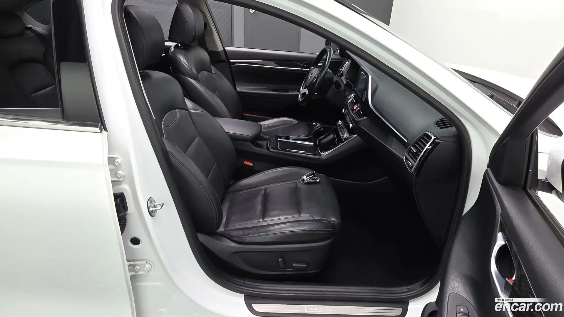 Grandeur Hyundai 2017.2-OPTION-016
