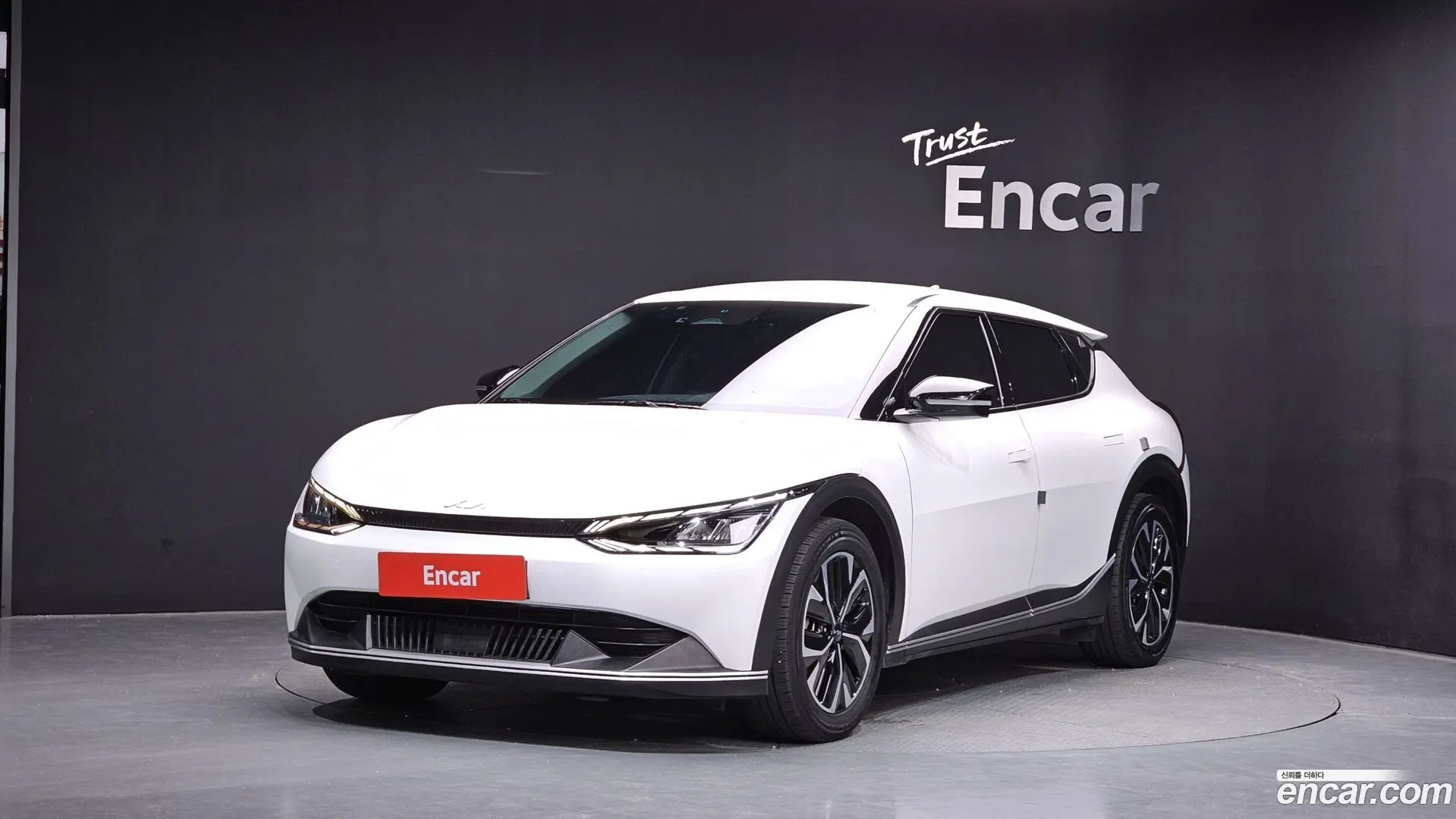 Main__Slider__Photo:EV6 Kia 2022.10-0