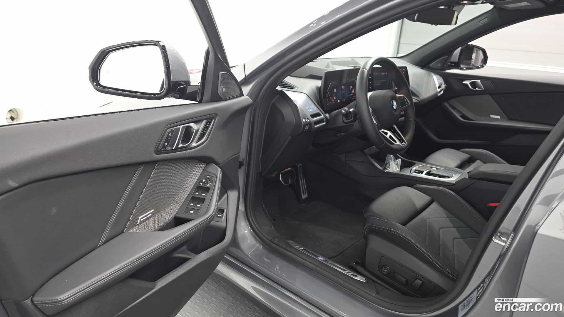 1-Series BMW 2025.6-INNER-010
