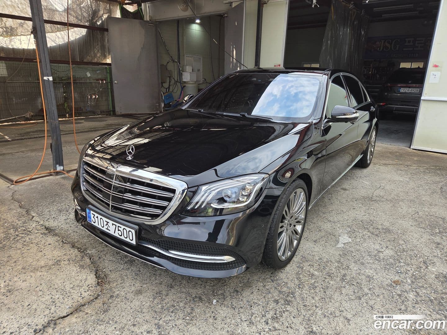 Main__Slider__Photo:S-Class Mercedes-Benz 2019.8-0