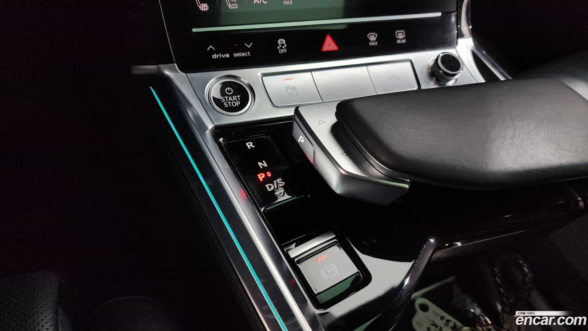 e-tron Audi 2021.10-INNER-009