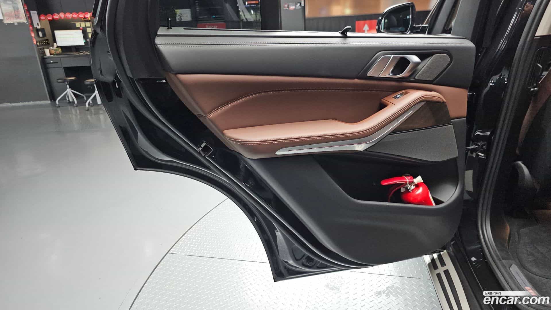 X5 BMW 2023.0-INNER-035