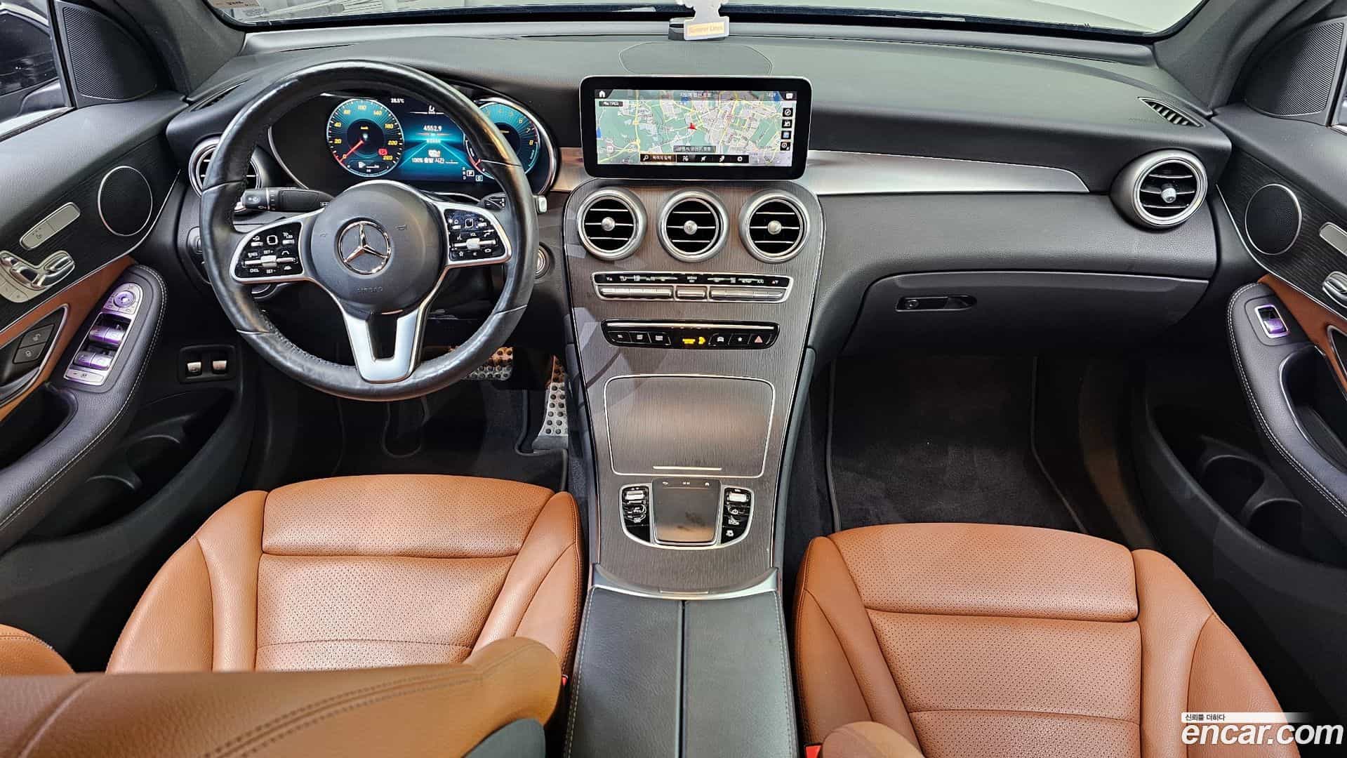 GLC-Class Mercedes-Benz 2021.4-INNER-007