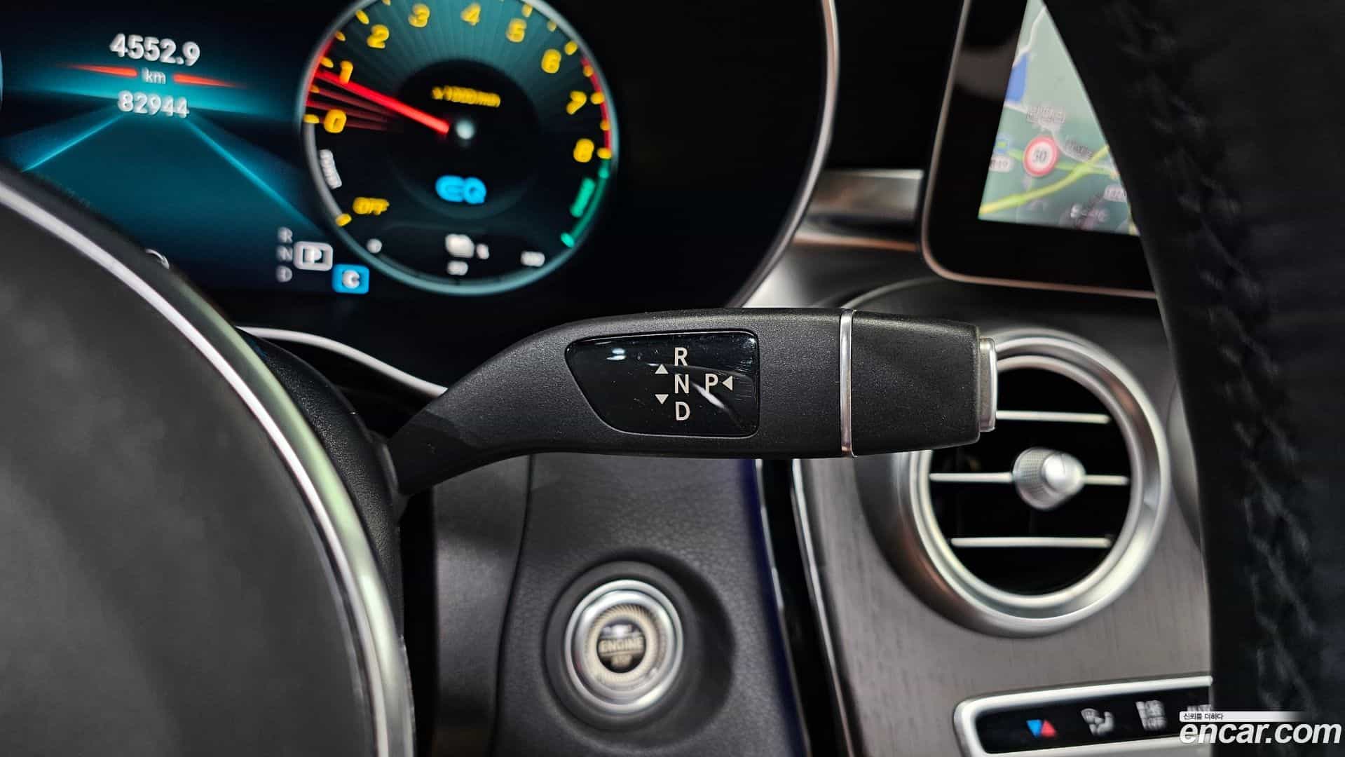 GLC-Class Mercedes-Benz 2021.4-INNER-009