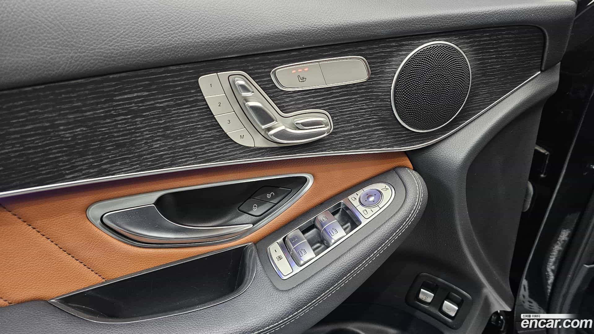 GLC-Class Mercedes-Benz 2021.4-OPTION-042