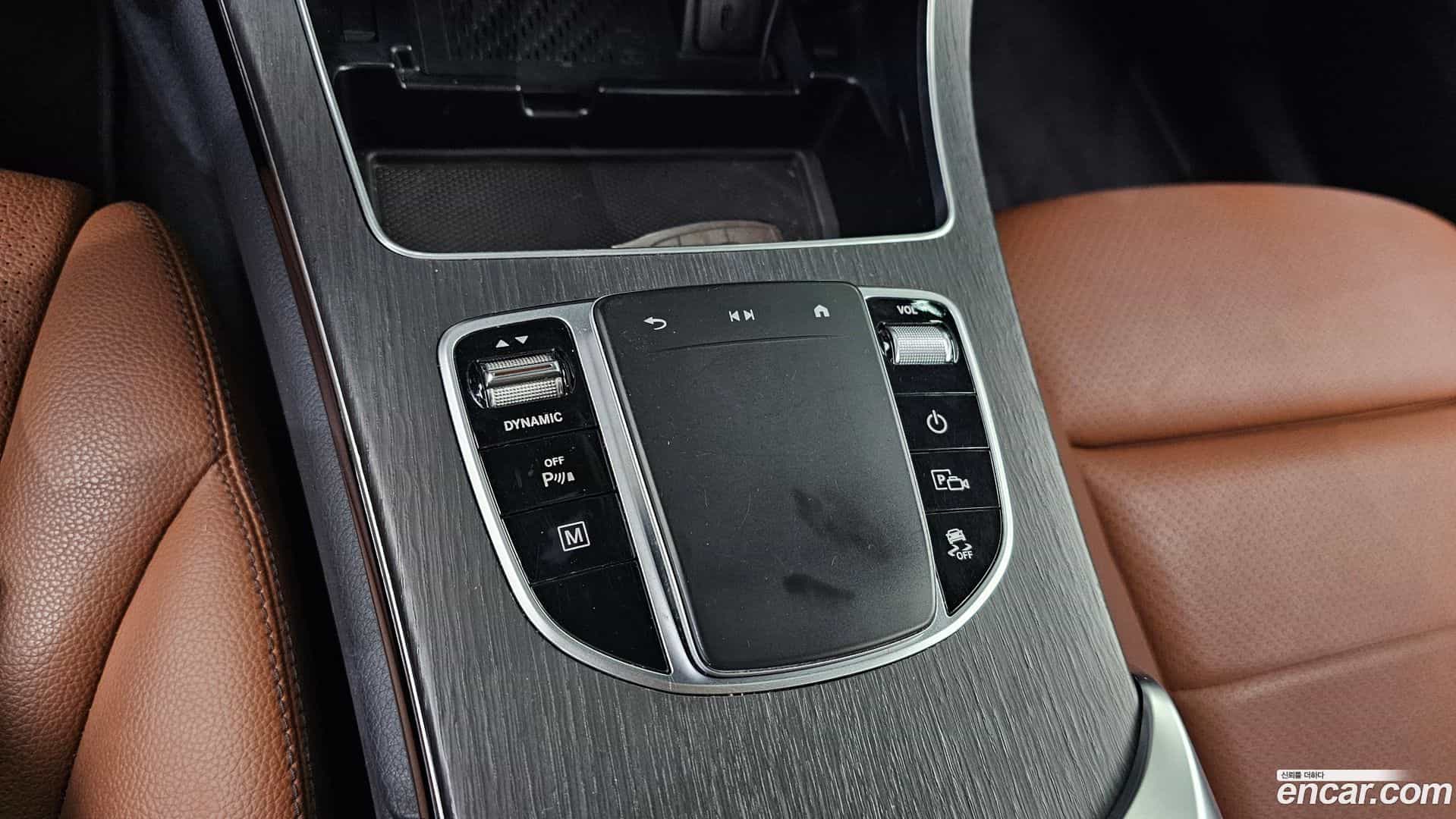 GLC-Class Mercedes-Benz 2021.4-OPTION-043