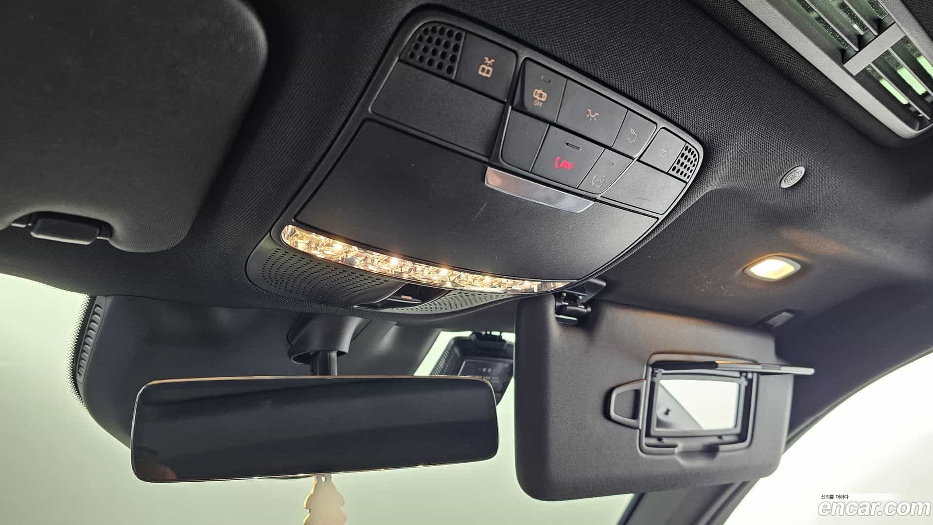 GLC-Class Mercedes-Benz 2021.4-OPTION-044