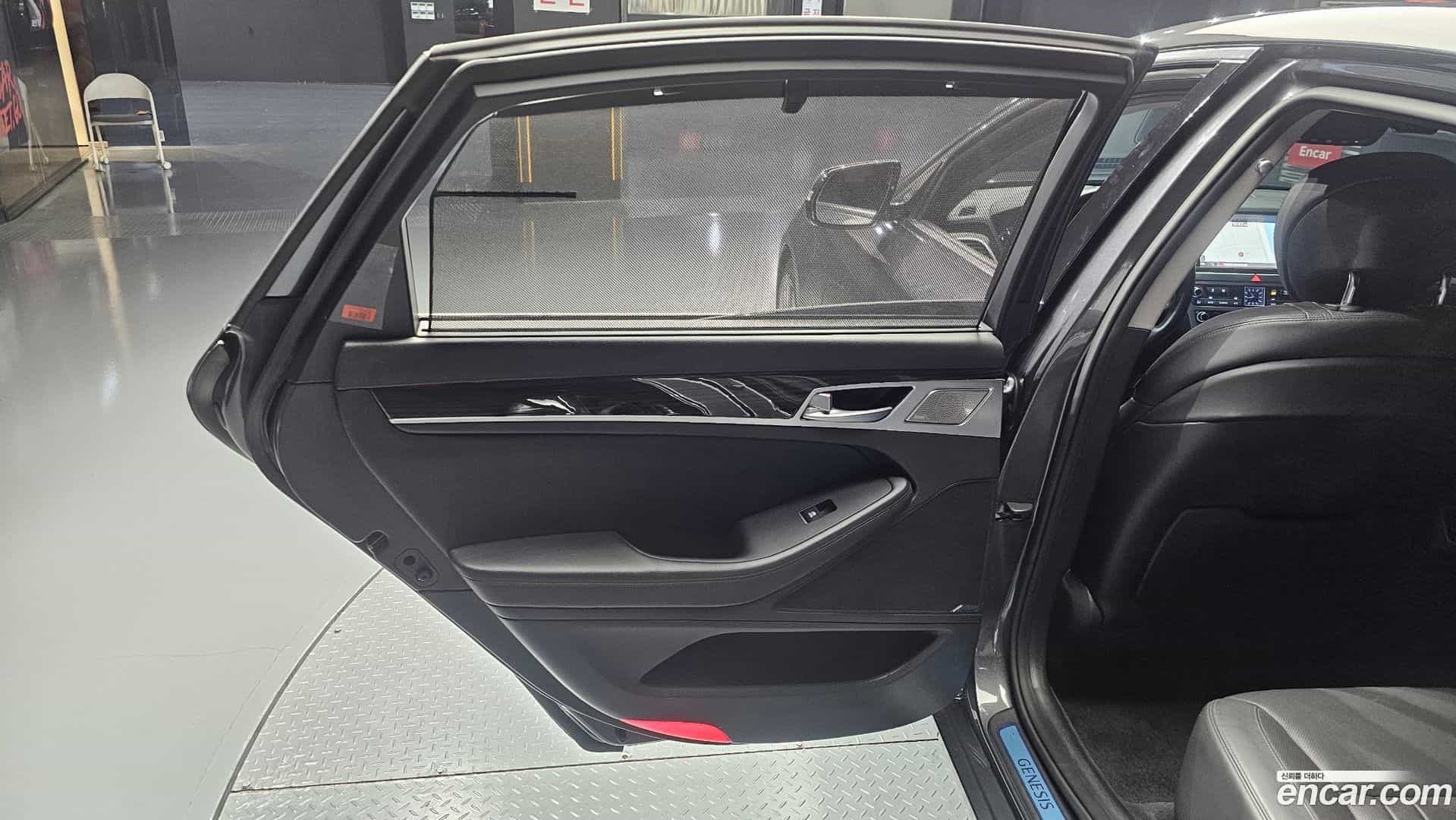 G80 Genesis 2019.7-INNER-035