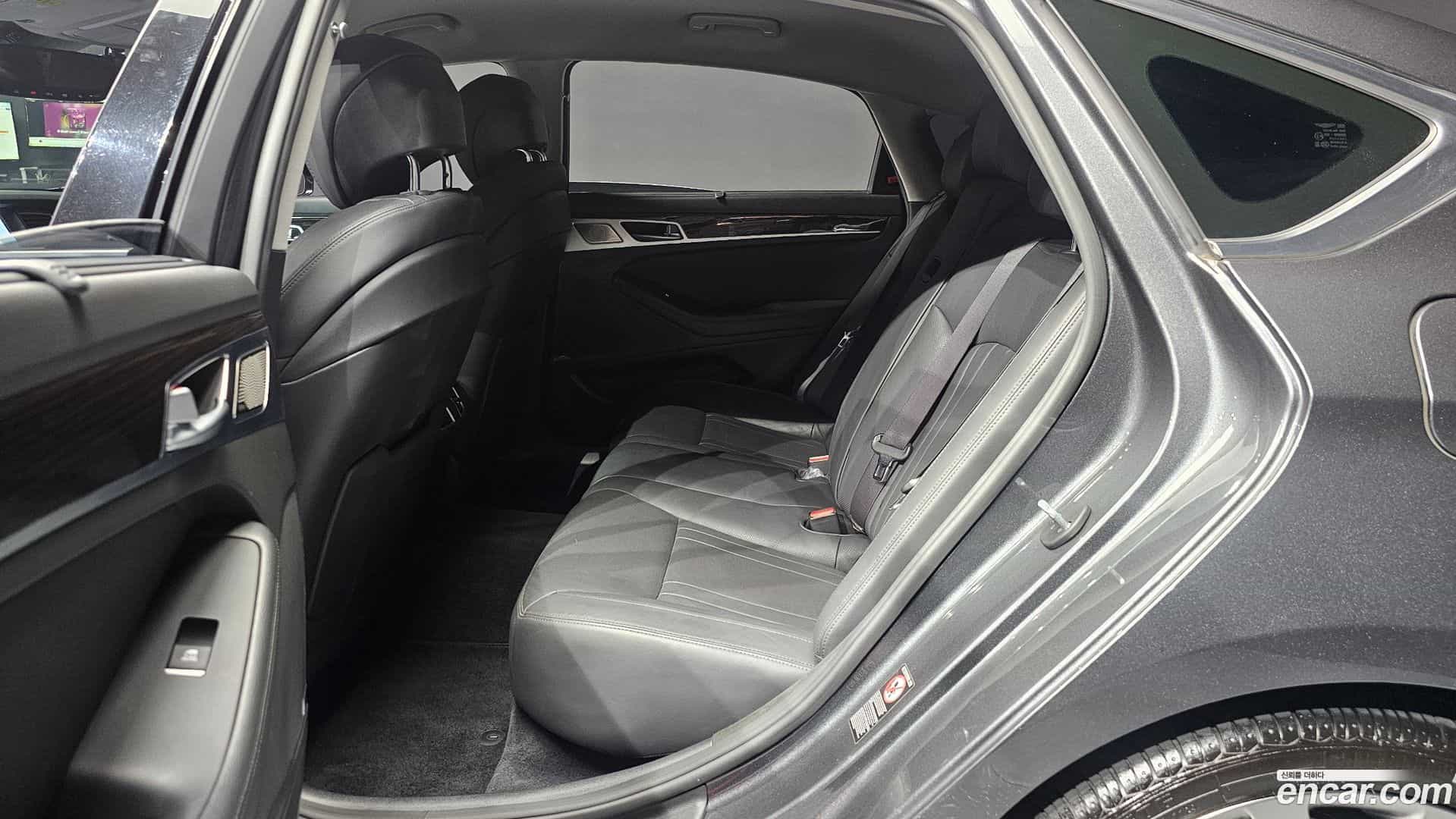 G80 Genesis 2019.7-INNER-036