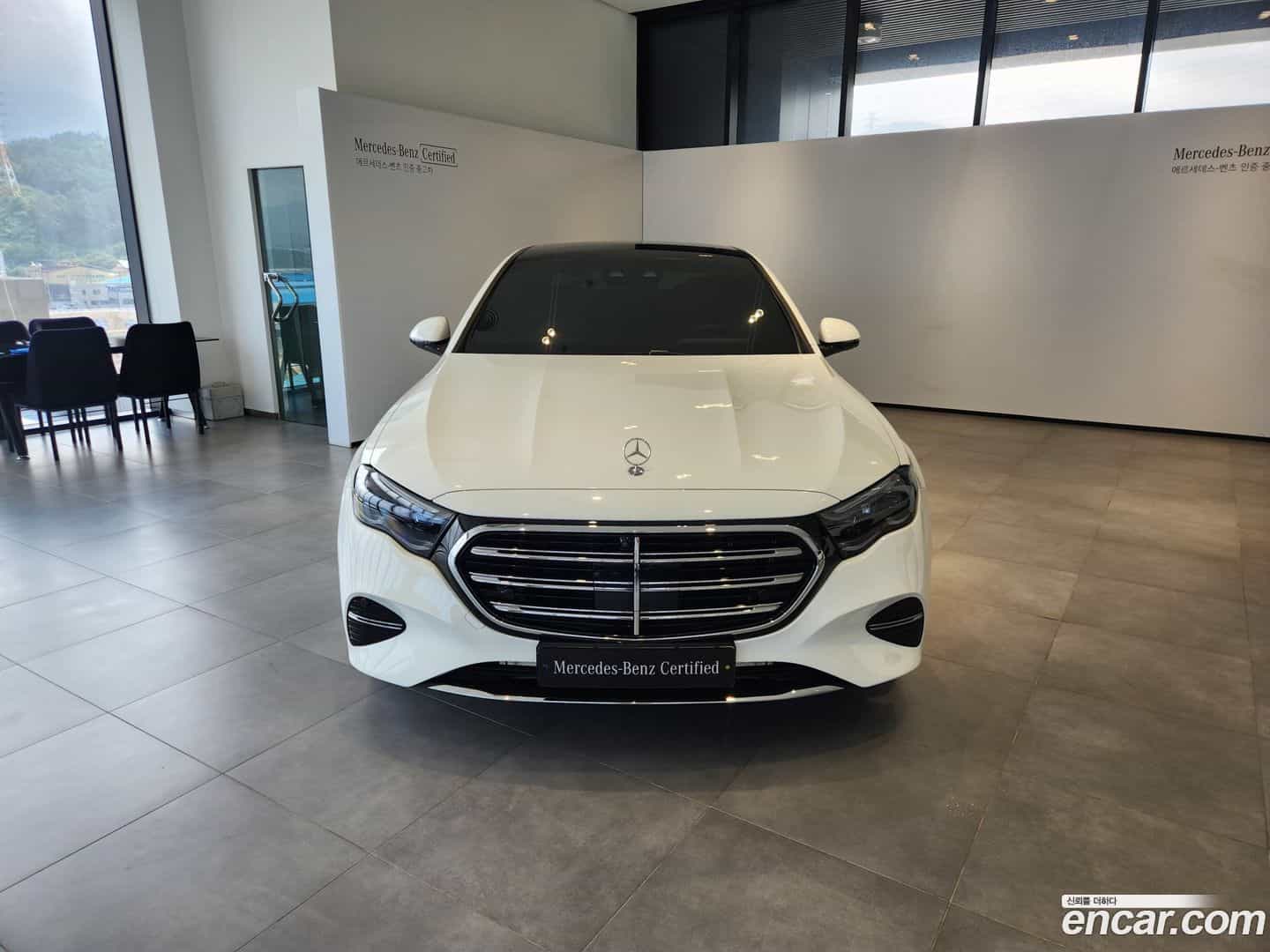 E-Class Mercedes-Benz 2025.11-OUTER-006