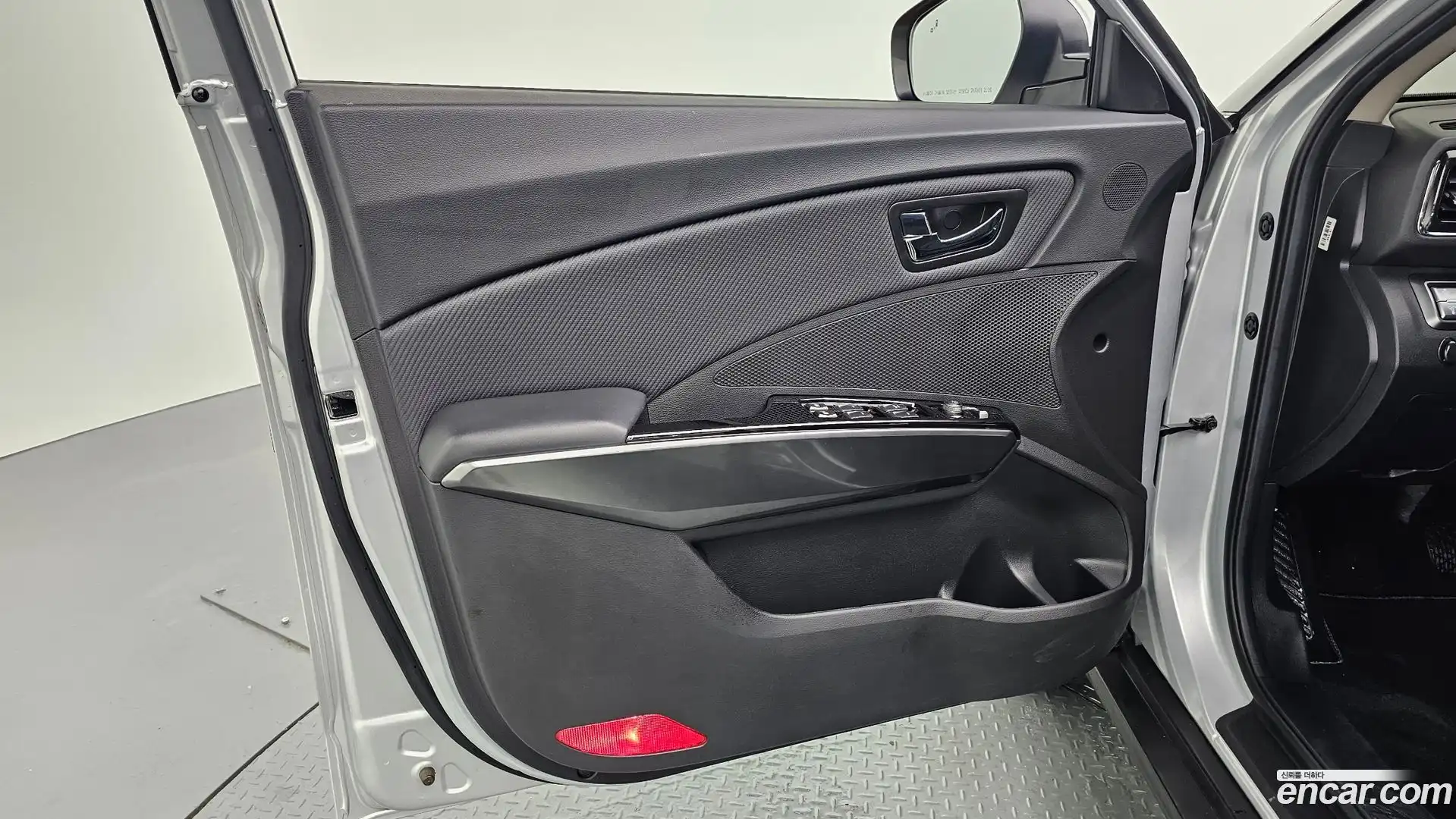 TIBOLI KG Mobility 2022.4-INNER-034