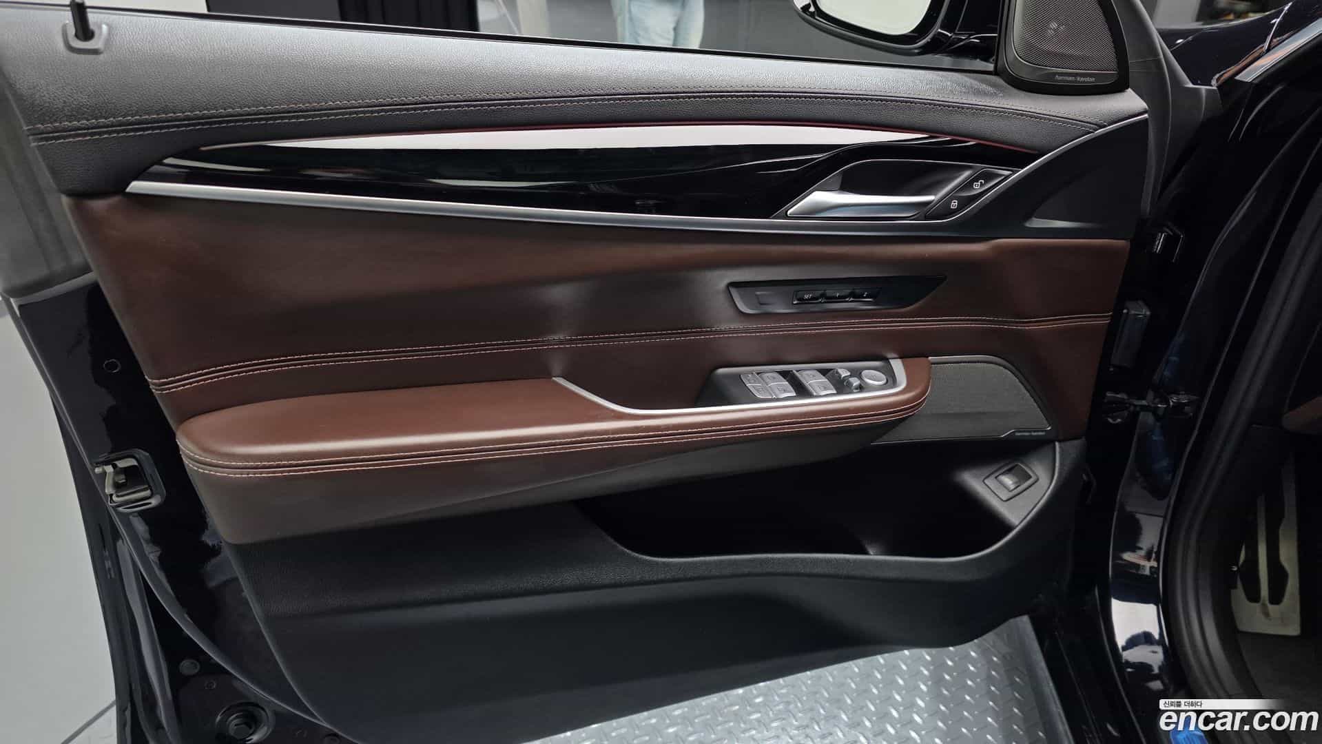 Gran Turismo BMW 2021.6-INNER-034