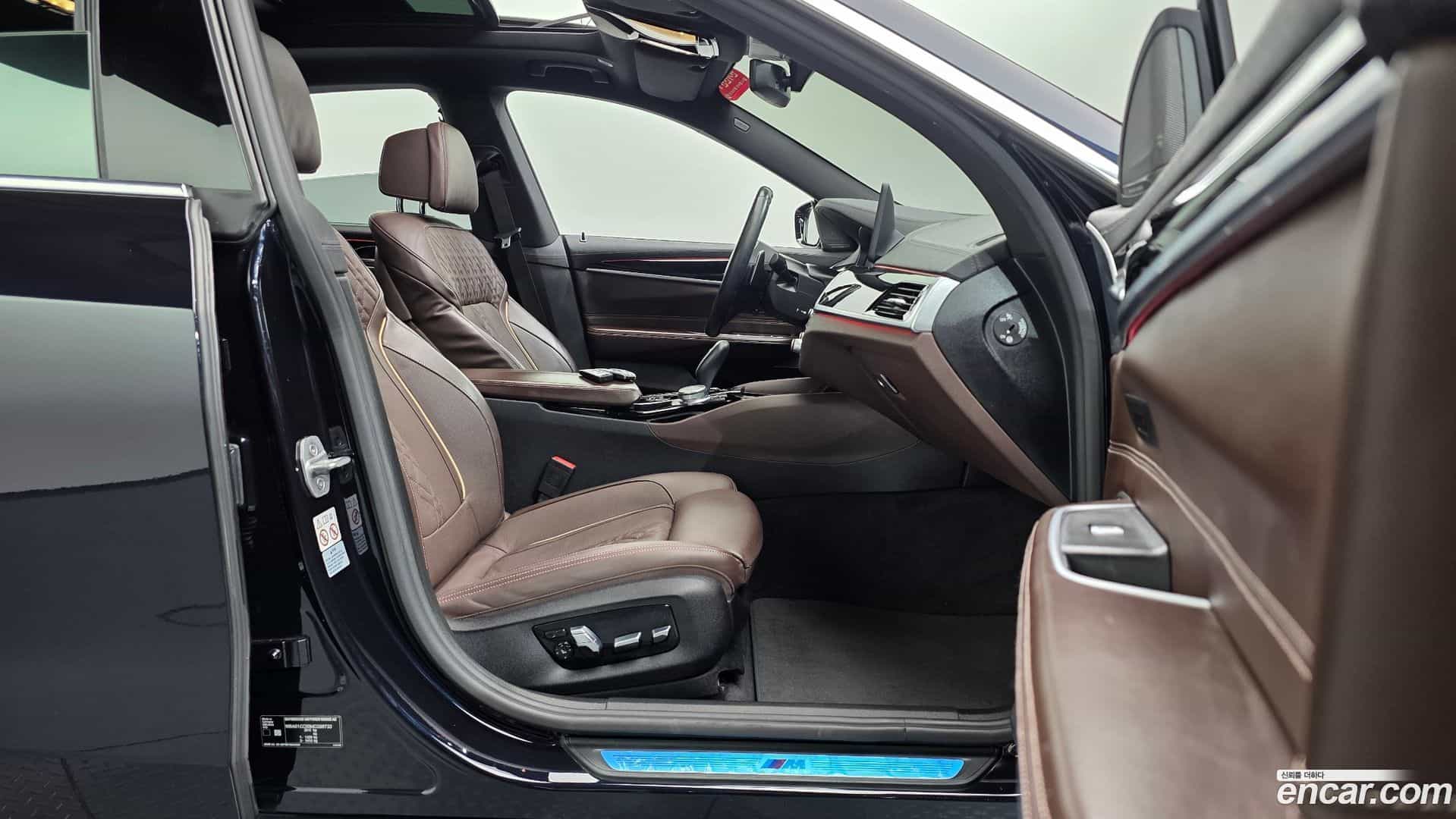 Gran Turismo BMW 2021.6-INNER-036