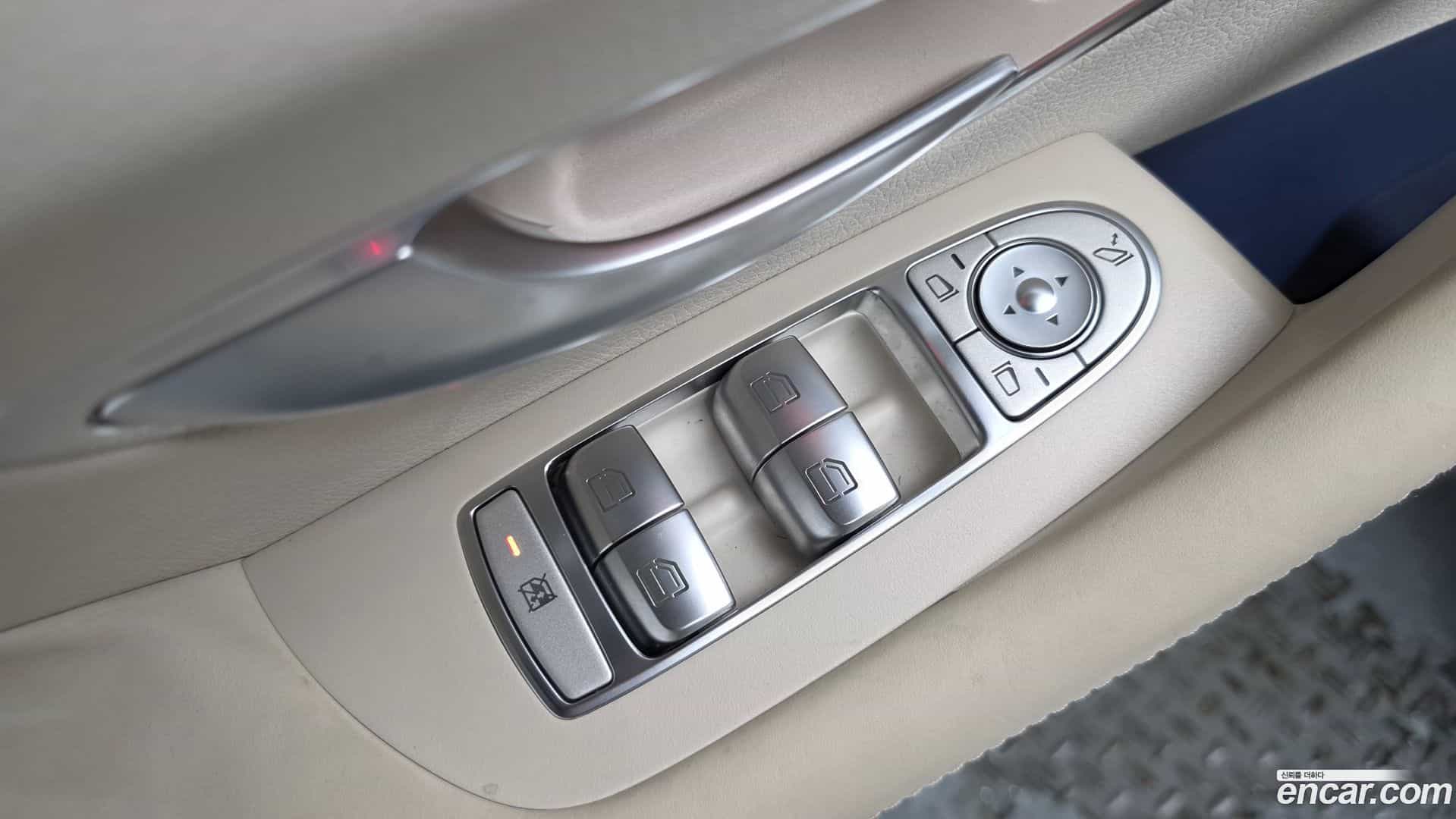 E-Class Mercedes-Benz 2023.11-OPTION-041