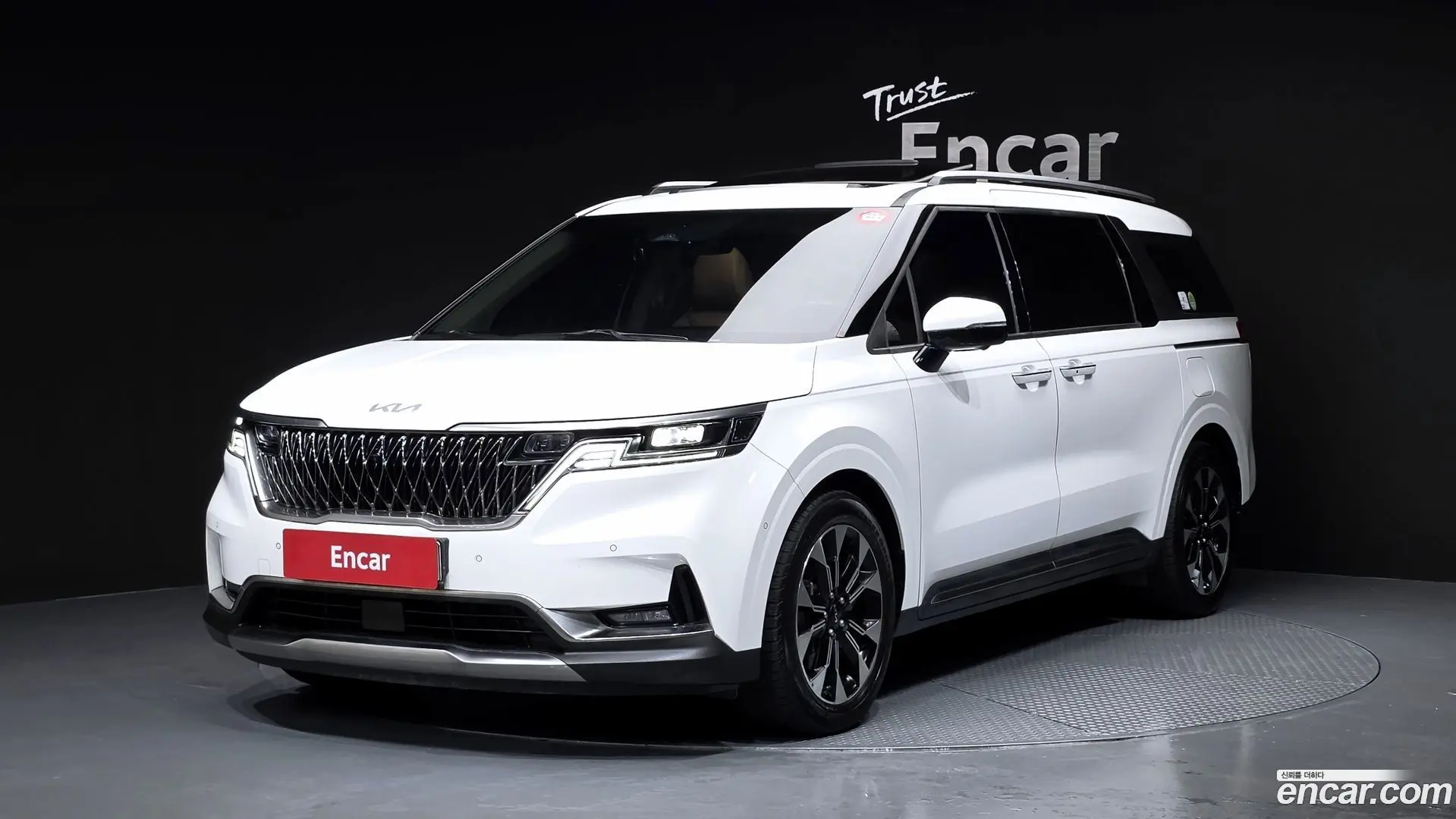 Main__Slider__Photo:Canival Kia 2022.4-0