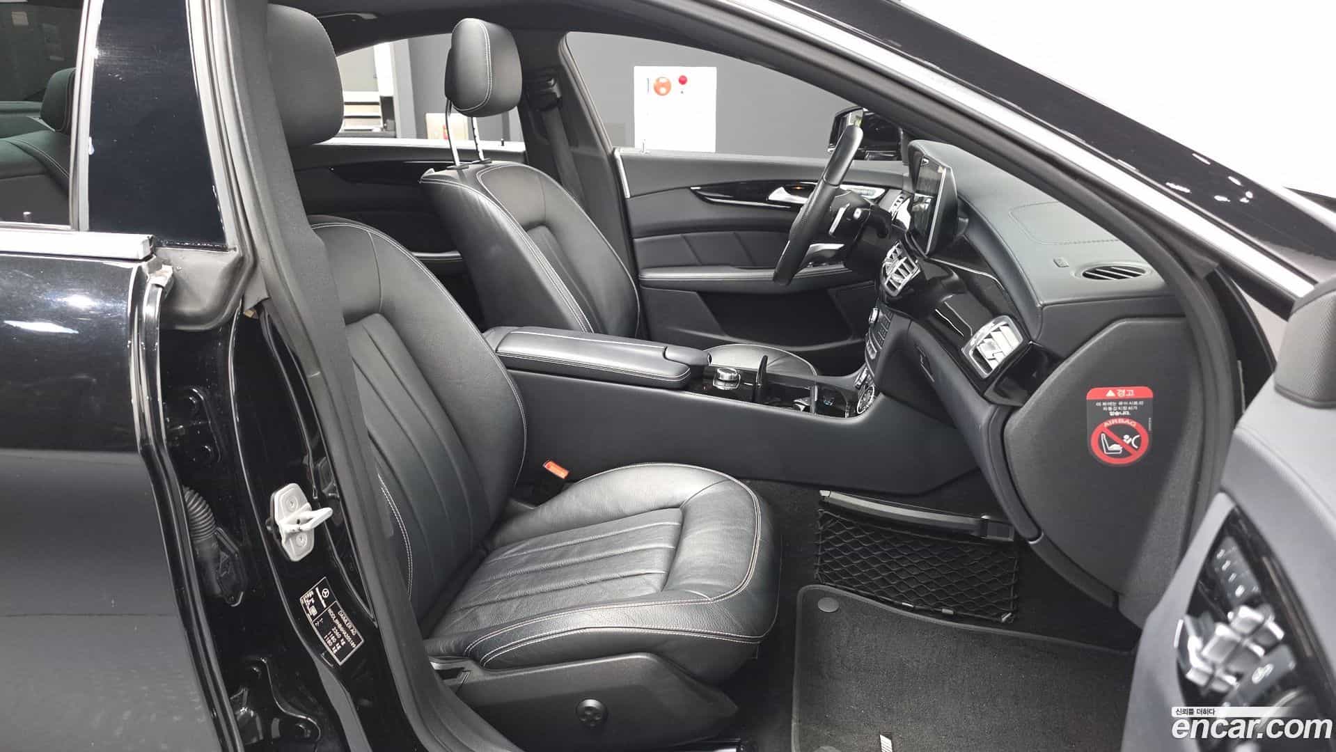 CLS-Class Mercedes-Benz 2017.8-OPTION-015