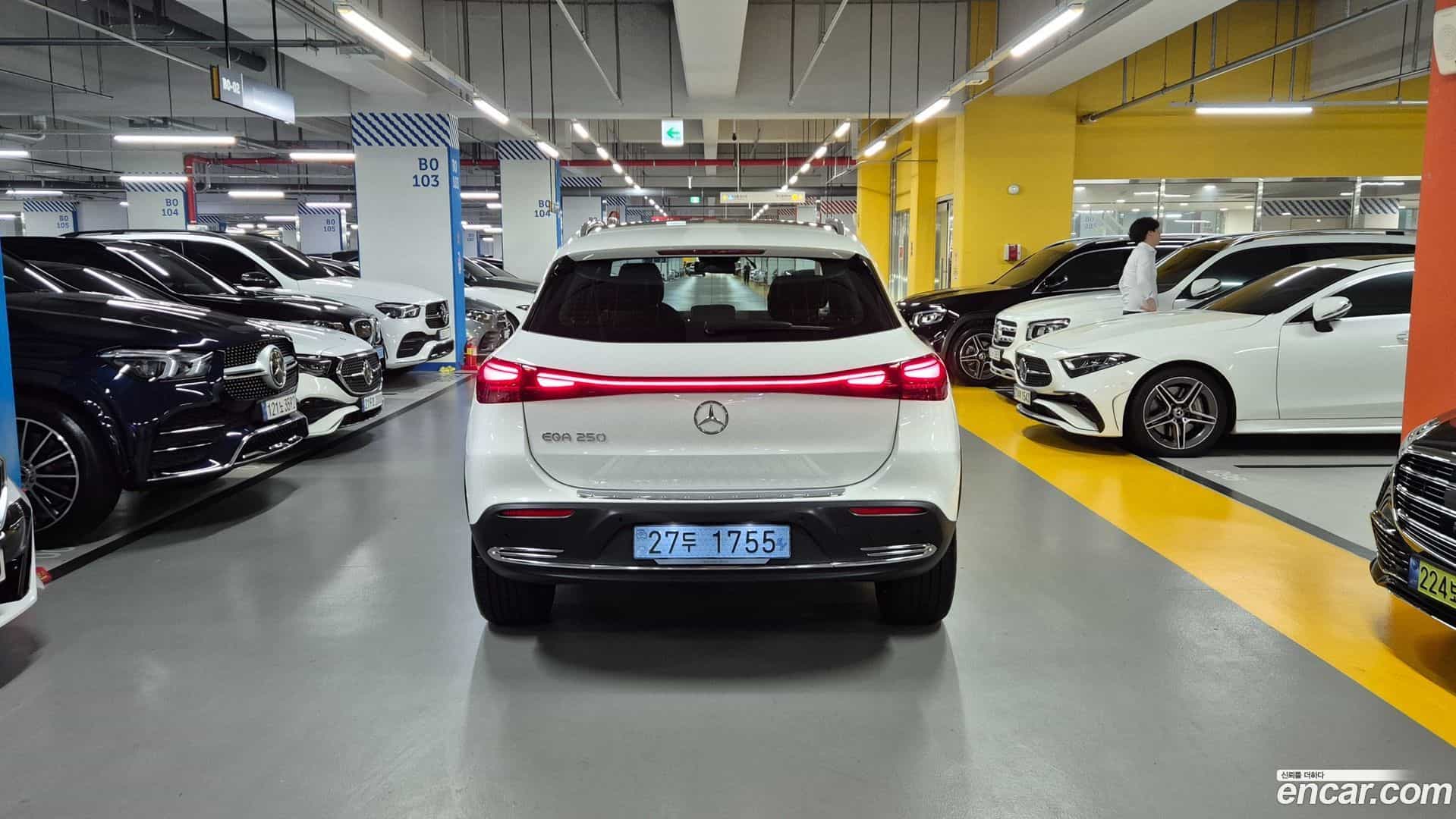 EQA Mercedes-Benz 2025.8-OUTER-004