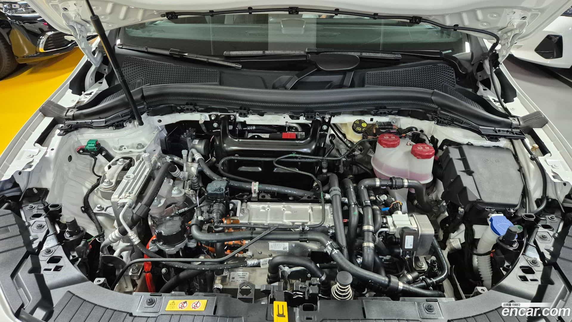 EQA Mercedes-Benz 2025.8-OUTER-006
