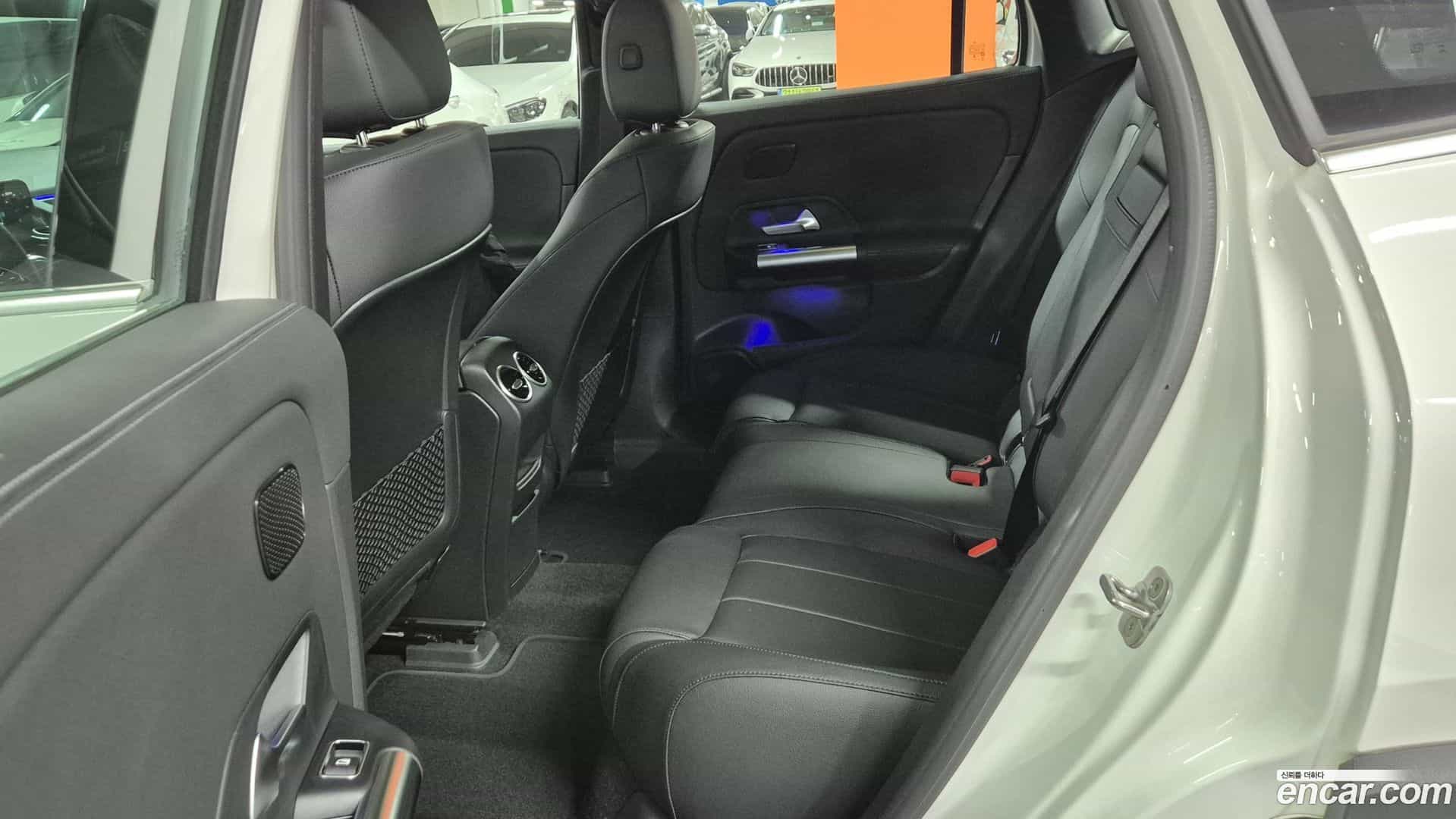 EQA Mercedes-Benz 2025.8-INNER-010