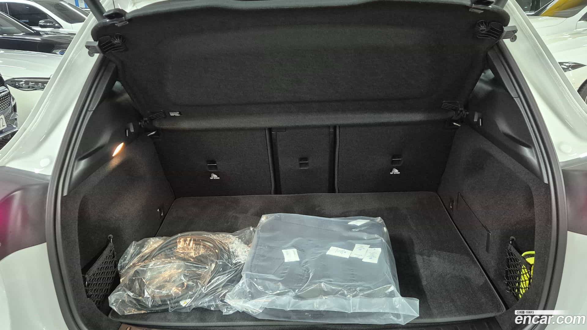 EQA Mercedes-Benz 2025.8-OPTION-024