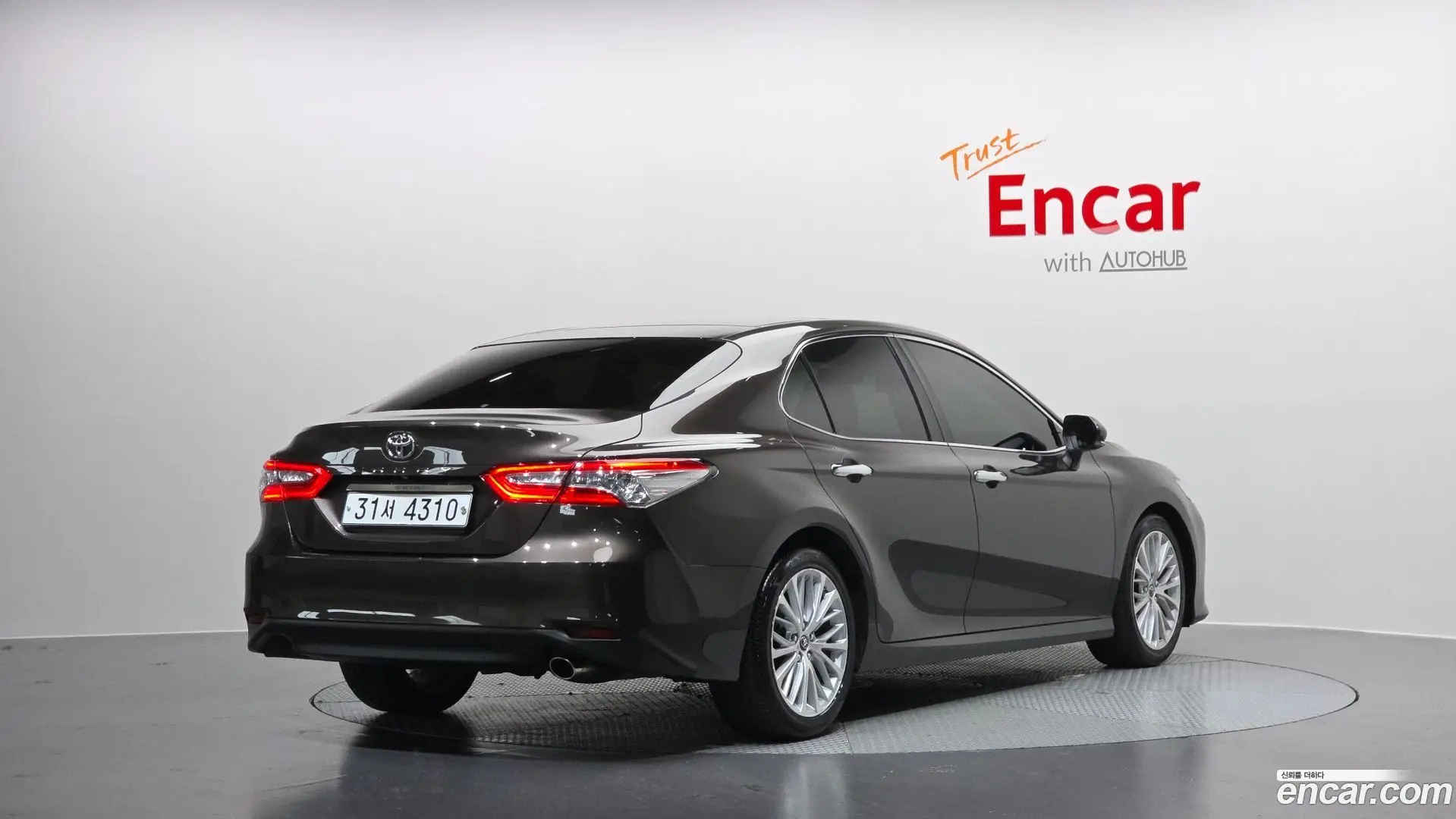 Main__Slider__Photo:Camry Toyota 2019.0-1