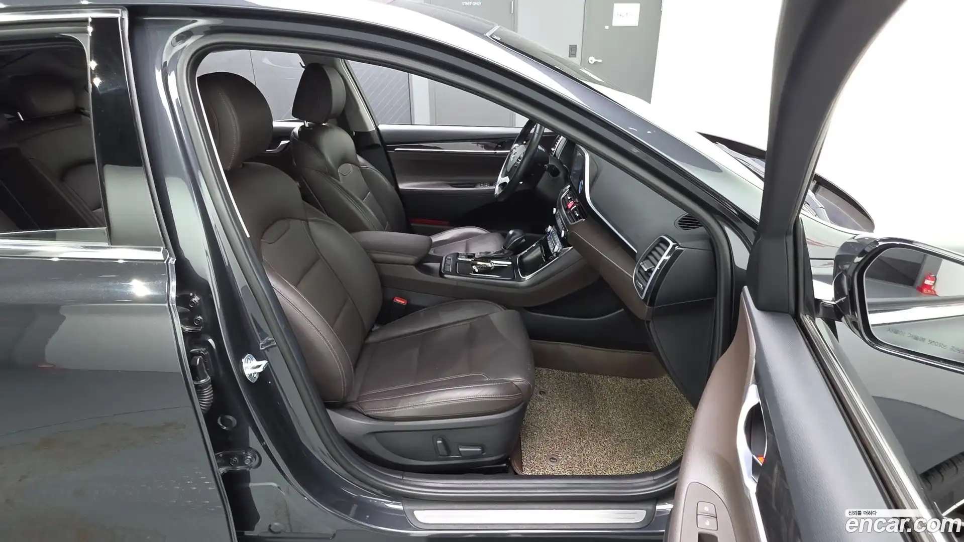 Grandeur Hyundai 2018.0-OPTION-016