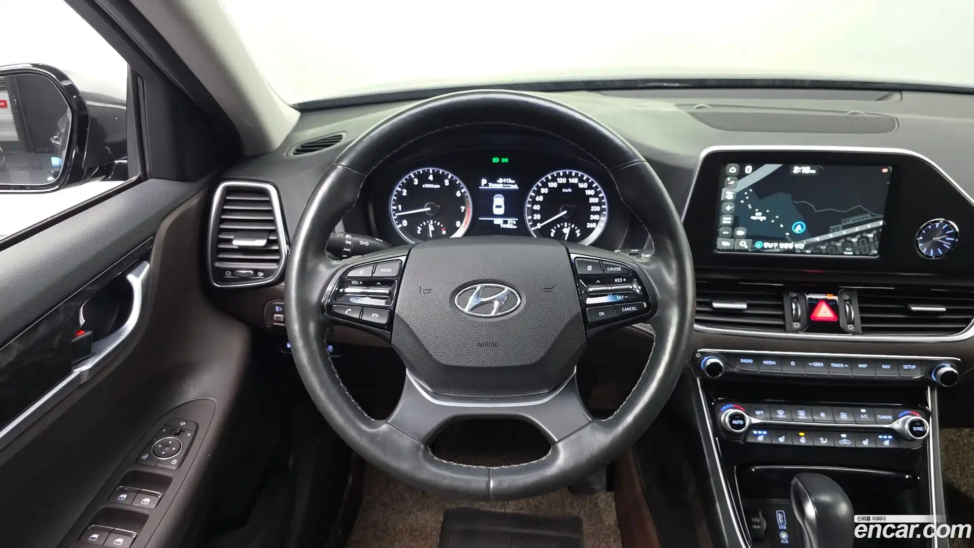 Grandeur Hyundai 2018.0-OPTION-018