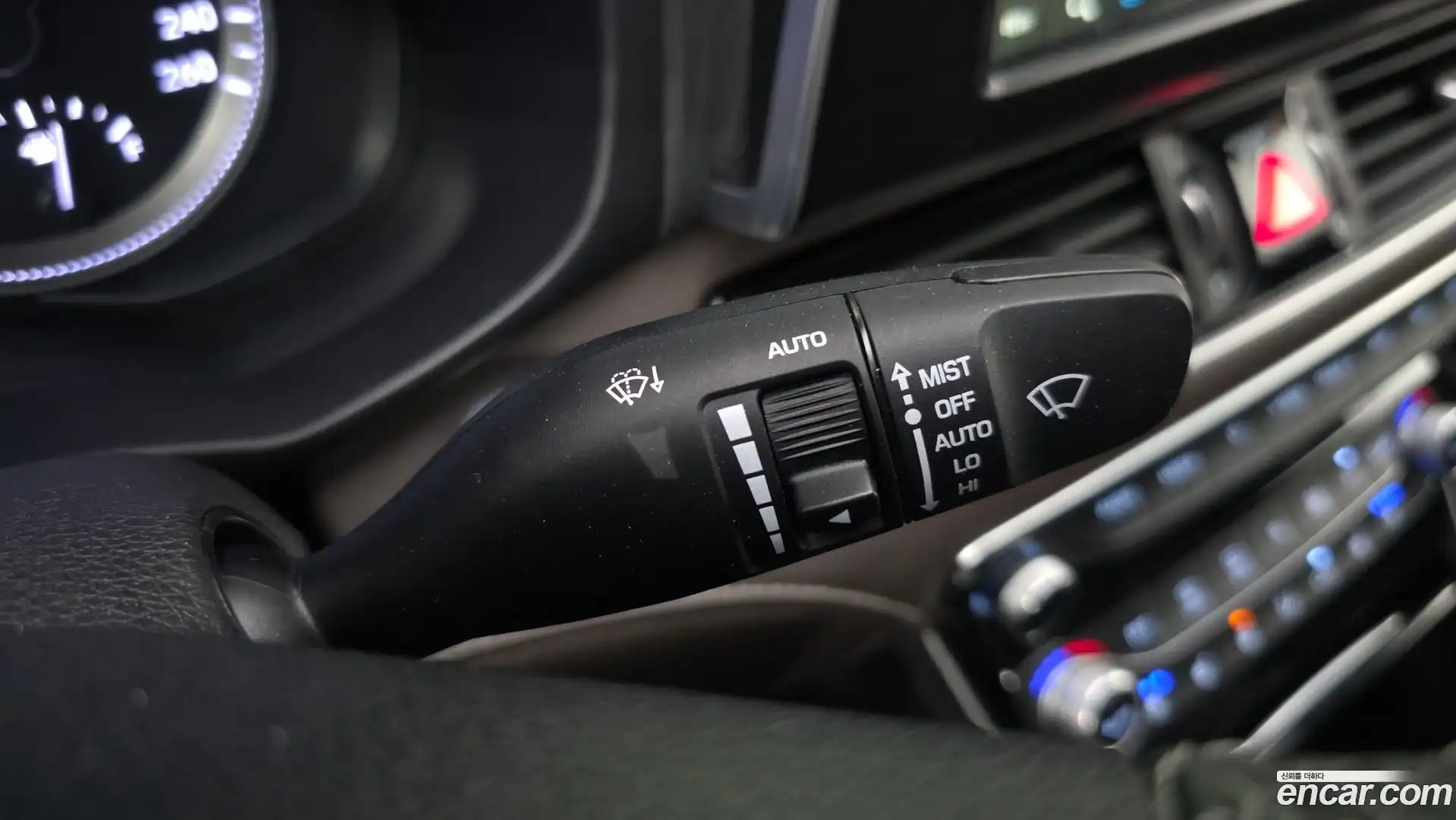 Grandeur Hyundai 2018.0-OPTION-019