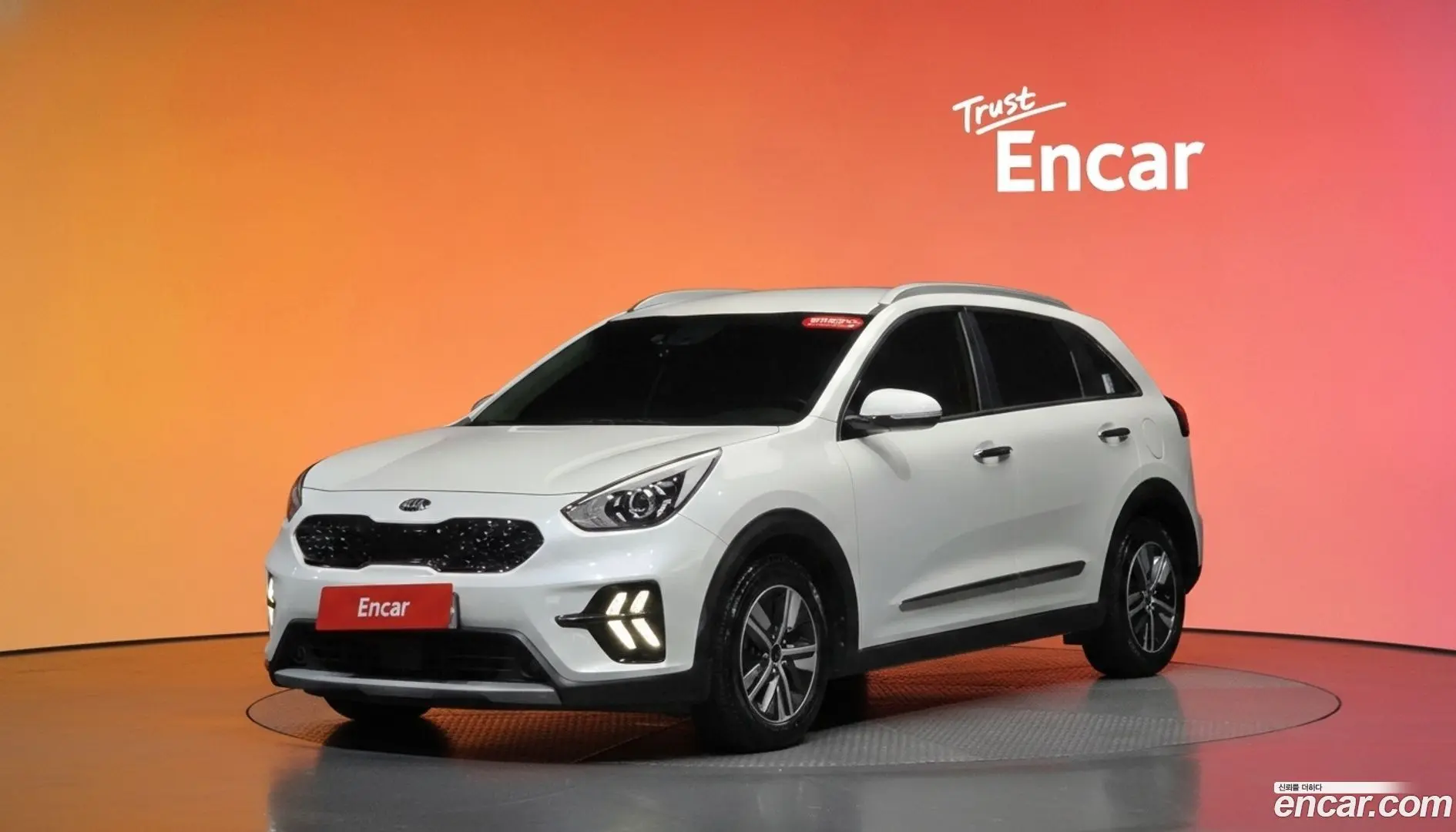 Main__Slider__Photo:Niro Kia 2020.6-0