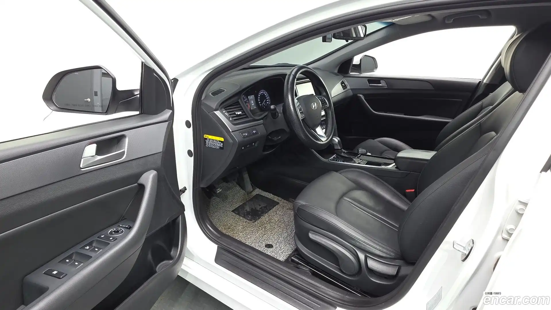 Sonata Hyundai 2019.2-INNER-010