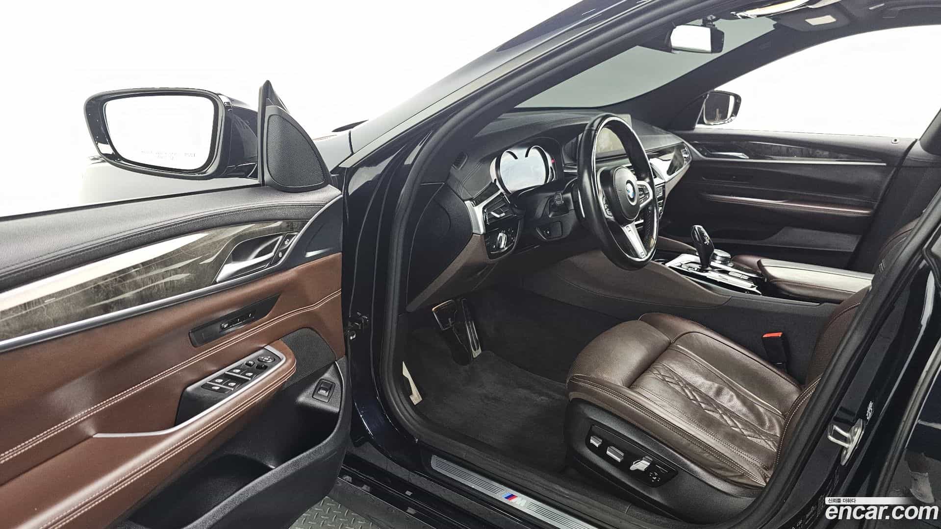 Gran Turismo BMW 2018.0-INNER-010