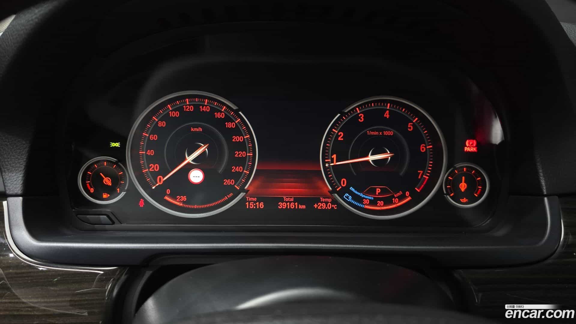 5-Series BMW 2013.9-INNER-008