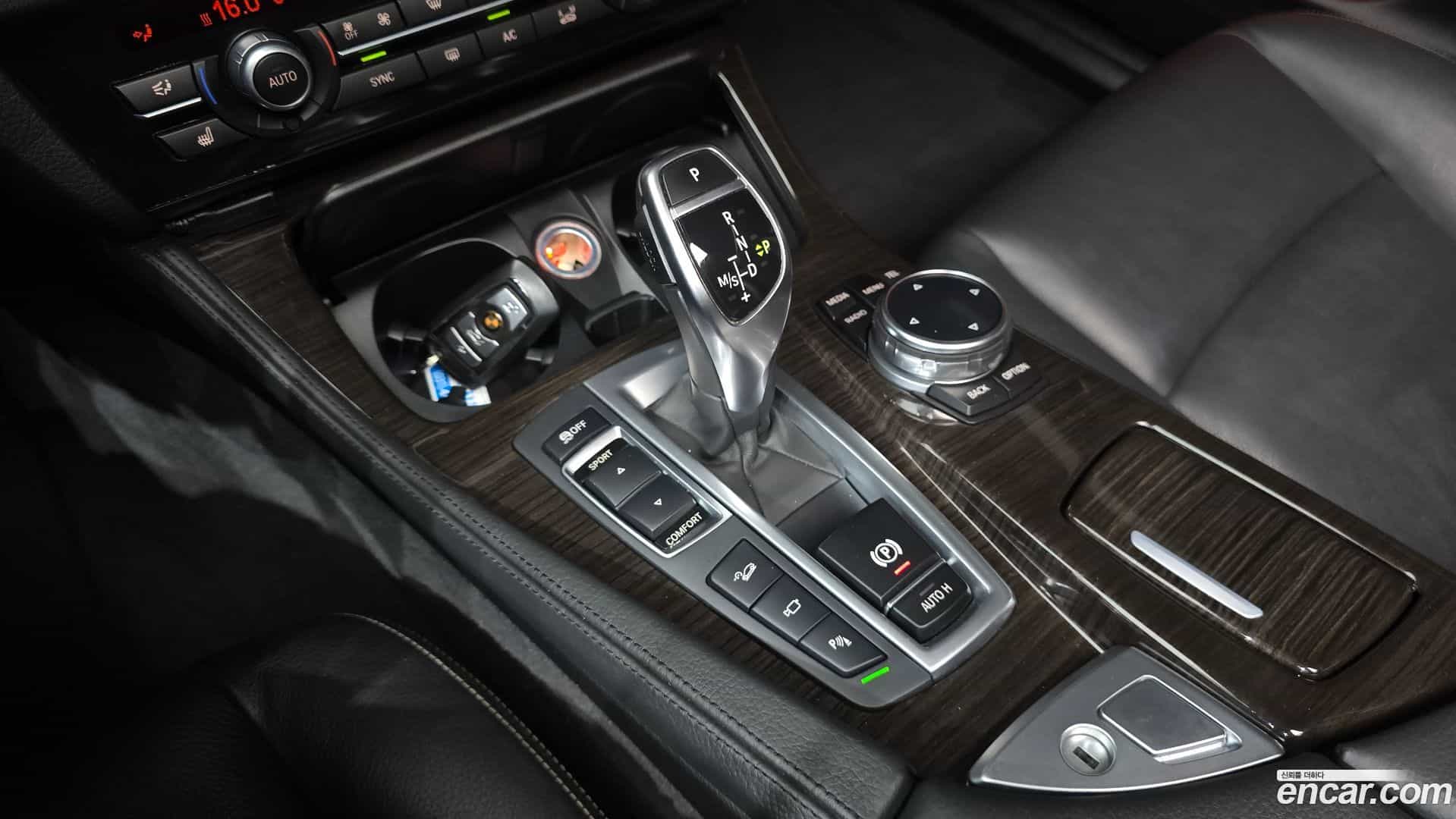 5-Series BMW 2013.9-INNER-009