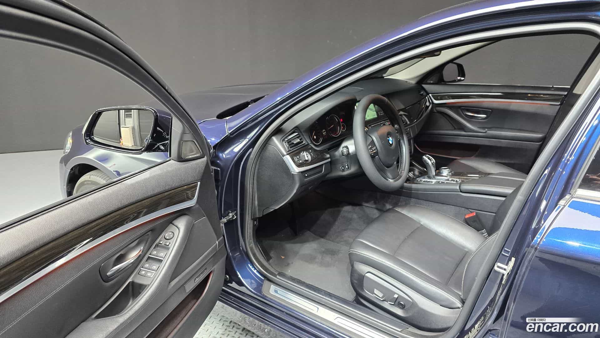 5-Series BMW 2013.9-INNER-010