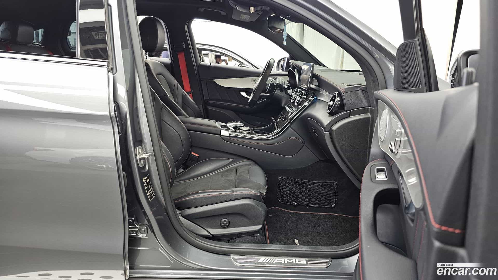 GLC-Class Mercedes-Benz 2019.11-OPTION-016