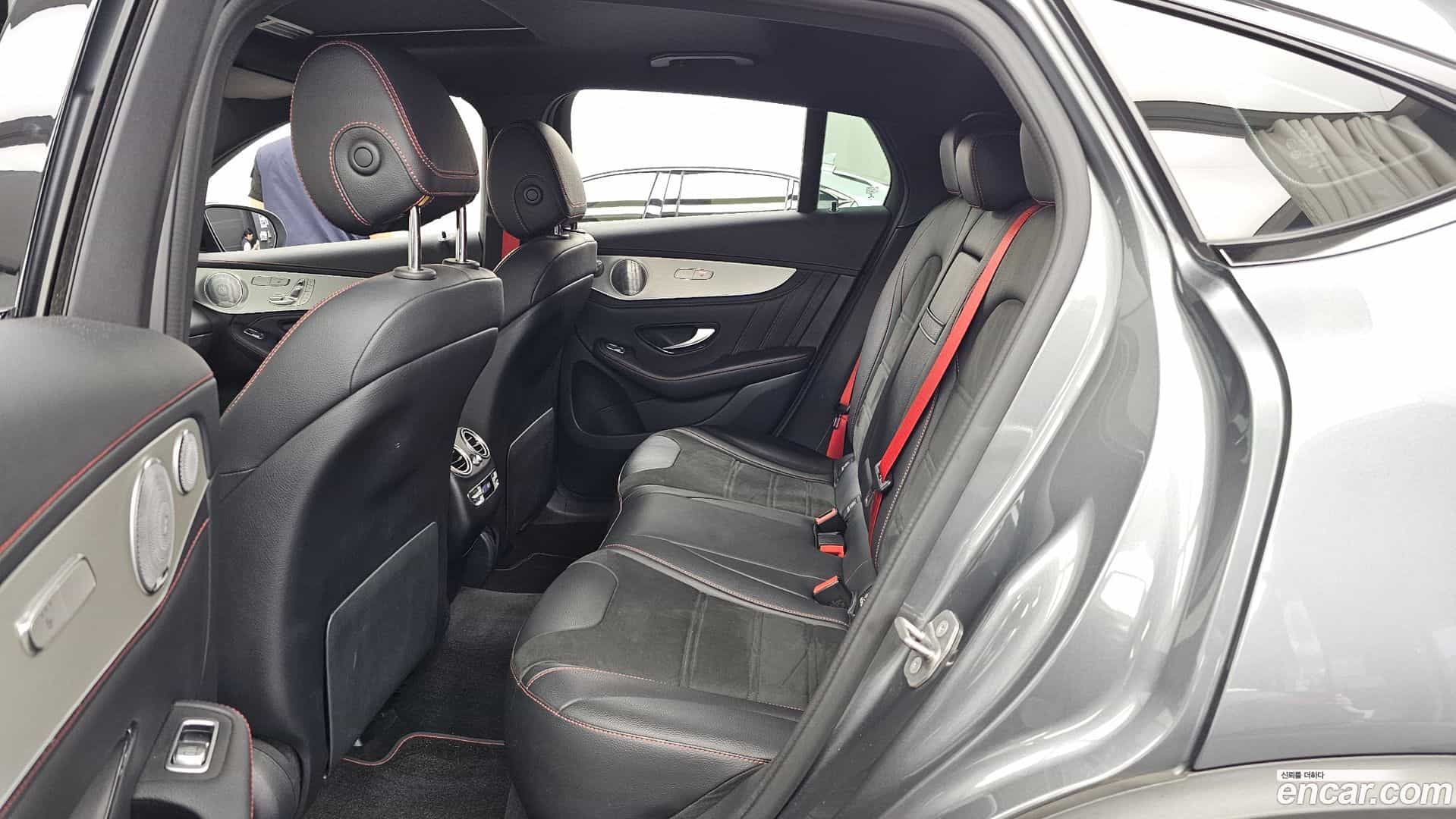 GLC-Class Mercedes-Benz 2019.11-INNER-036