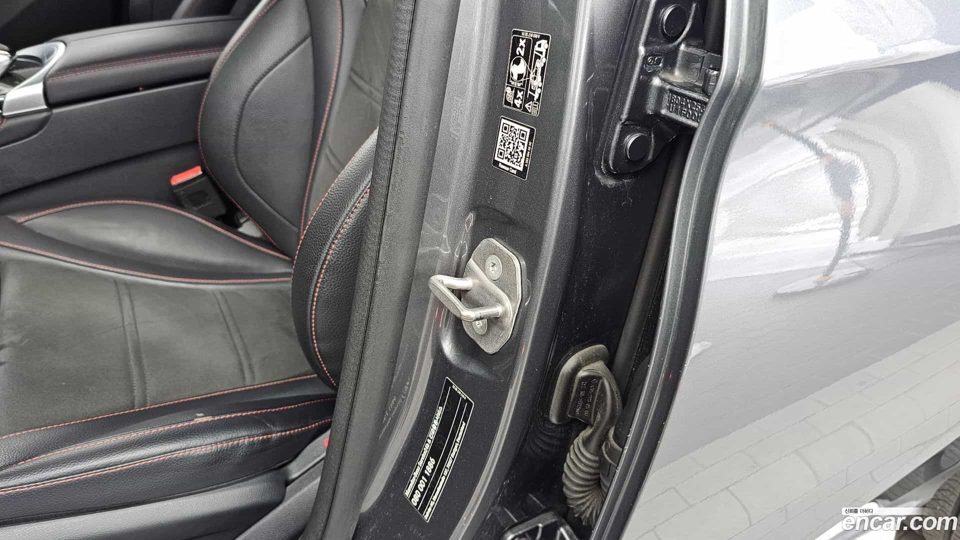GLC-Class Mercedes-Benz 2019.11-OPTION-040