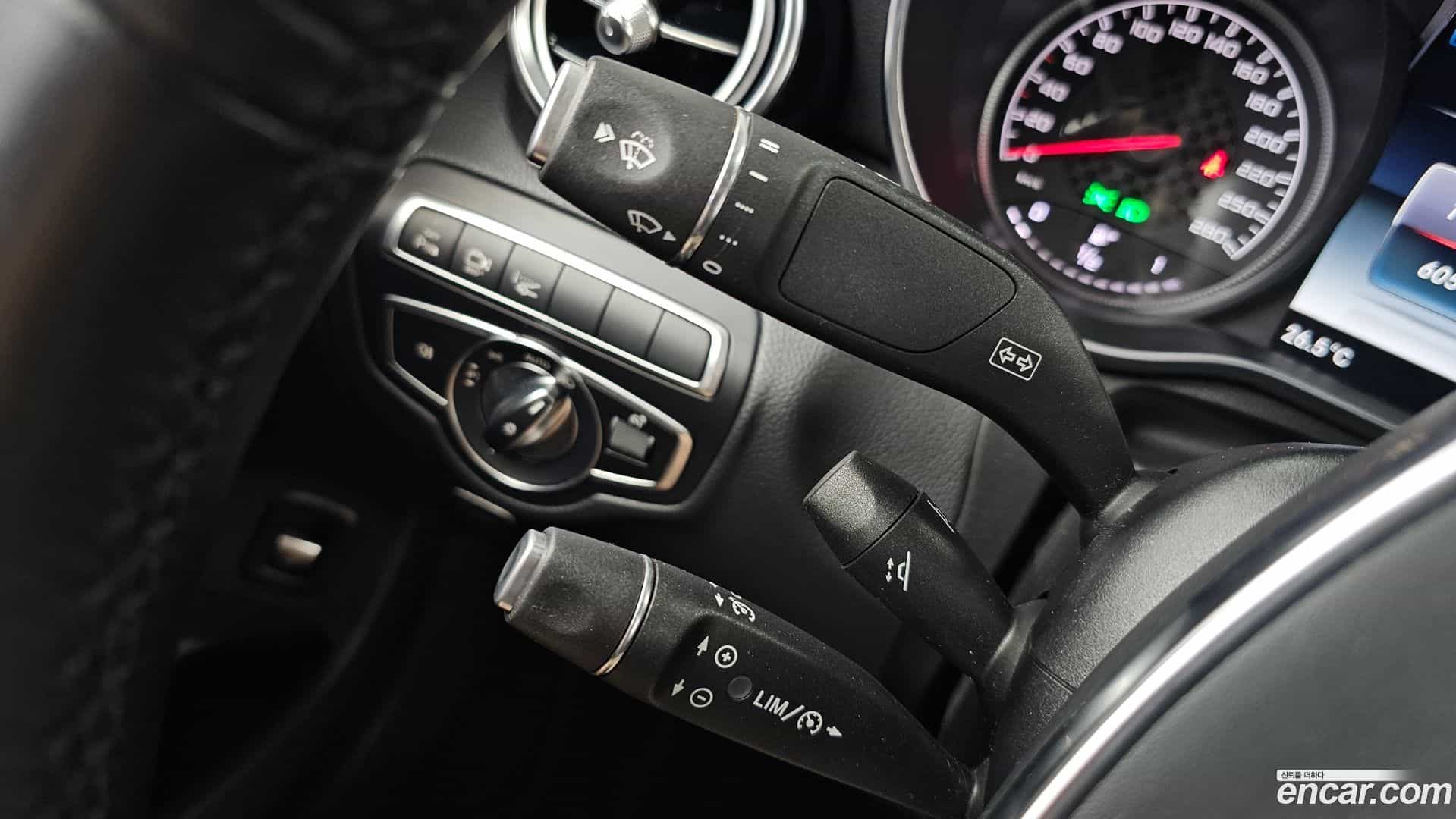 GLC-Class Mercedes-Benz 2019.11-OPTION-042