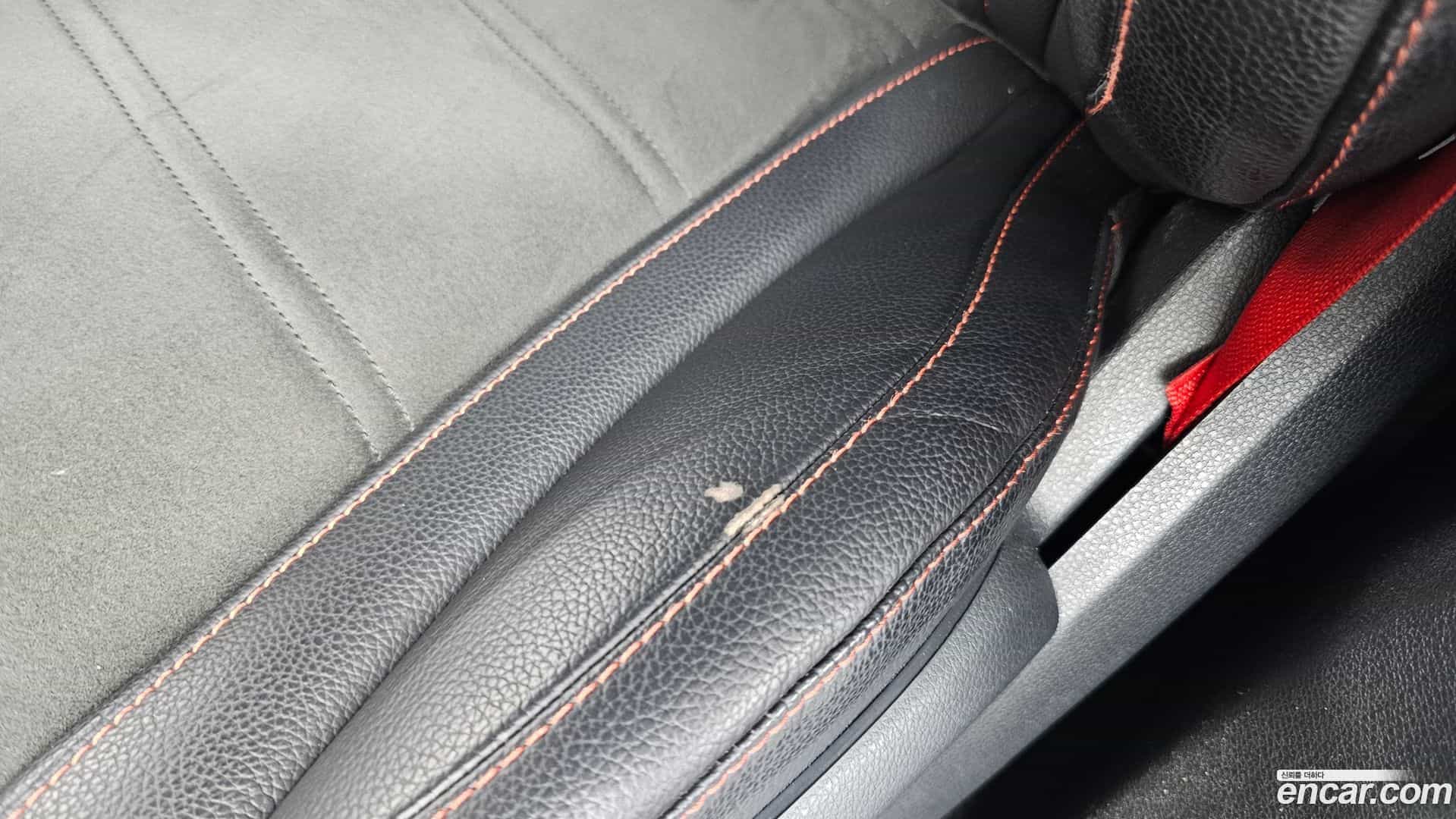 GLC-Class Mercedes-Benz 2019.11-OPTION-048