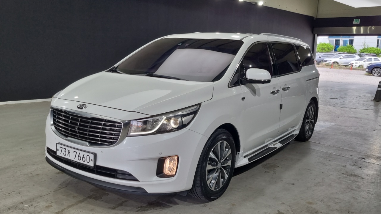 Main__Slider__Photo:Canival Kia 2015.8-0