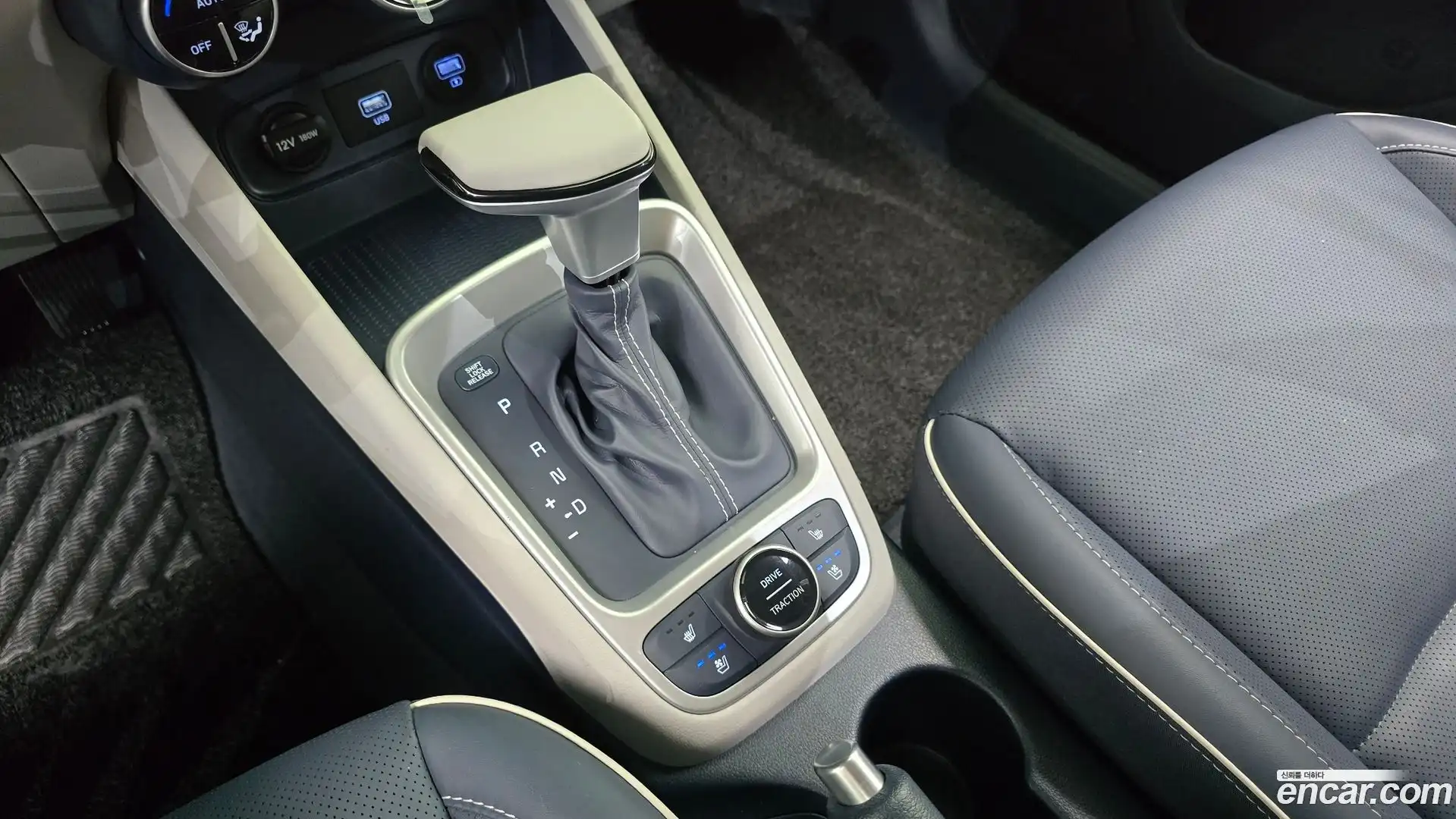 Venue Hyundai 2021.5-INNER-009