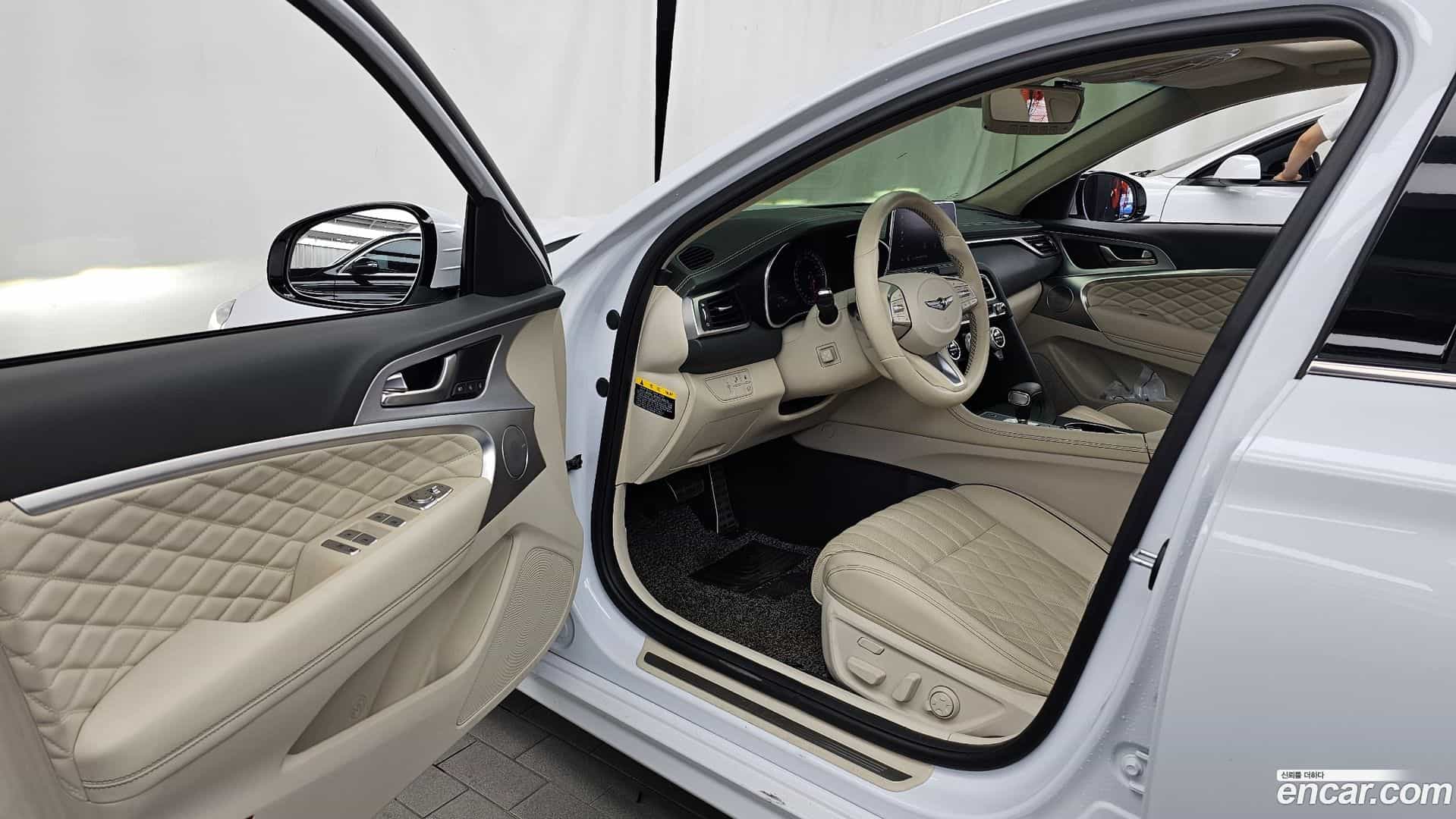 G70 Genesis 2019.2-INNER-010