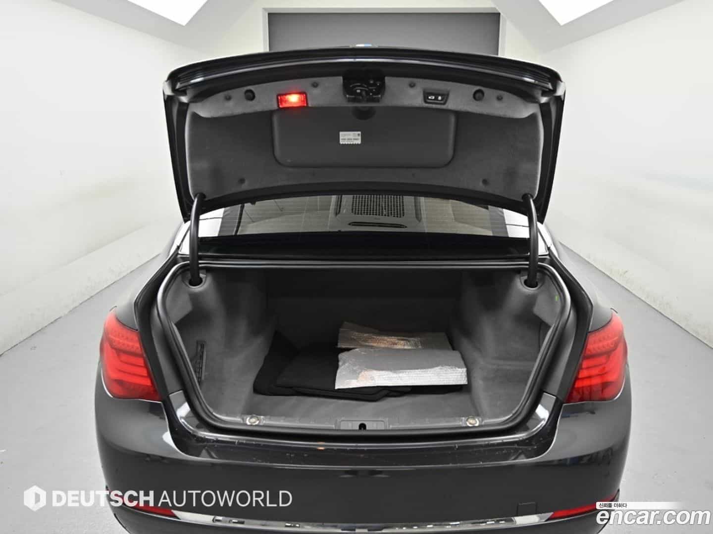 7-Series BMW 2013.8-OPTION-023
