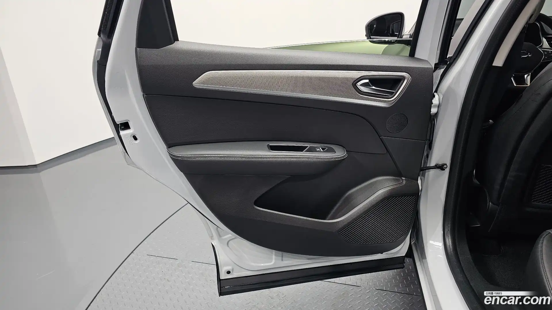 XM3 Renault Korea 2022.10-INNER-035